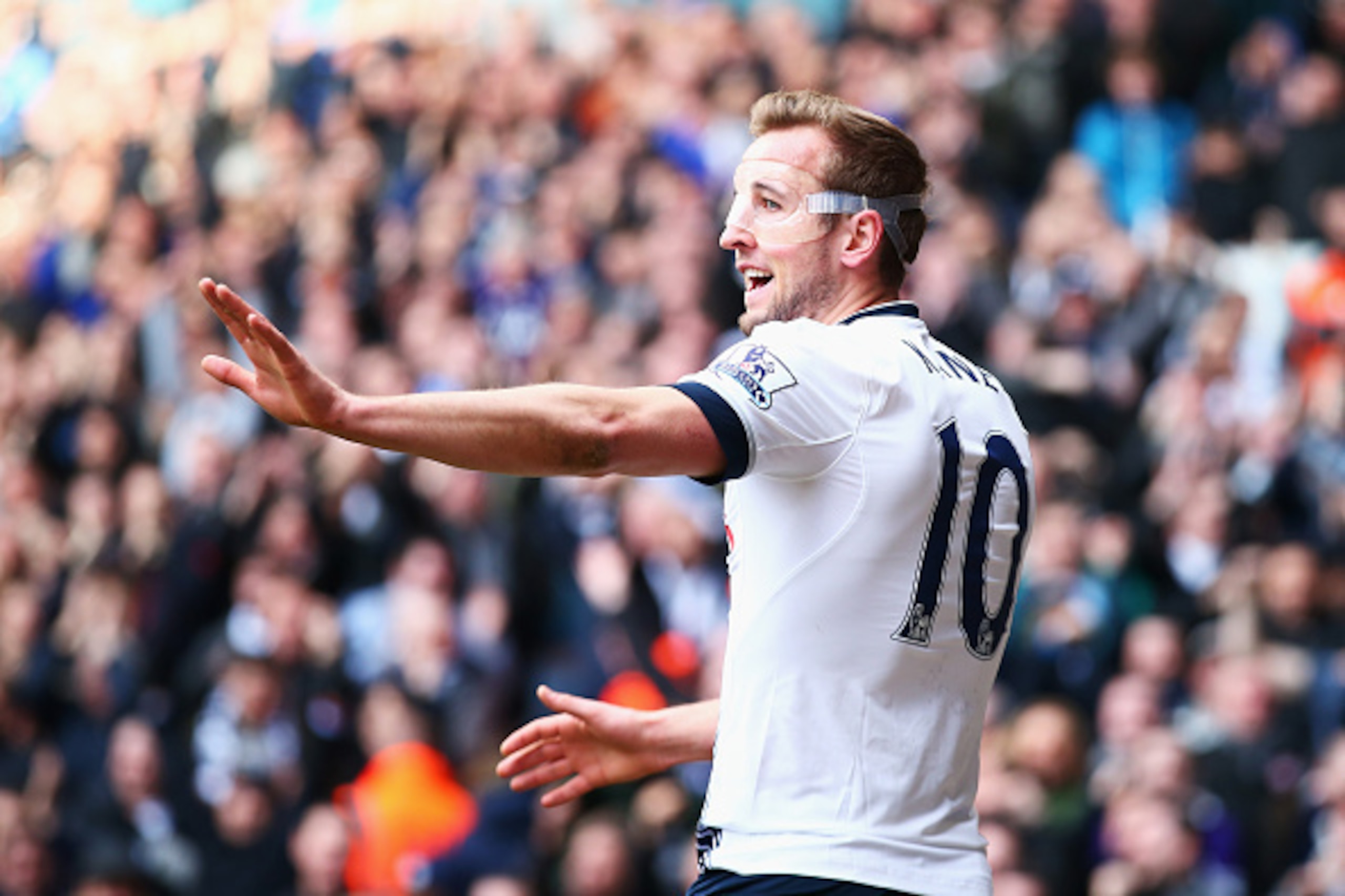 LONDON, ENGLAND - MARCH 20:  Harry Kane of Tottenham Hotspur celebrates as he scores their second goal during the Barclays Premier League match between Tottenham Hotspur and A.F.C. Bournemouth at White Hart Lane on March 20, 2016 in London, United Kingdom