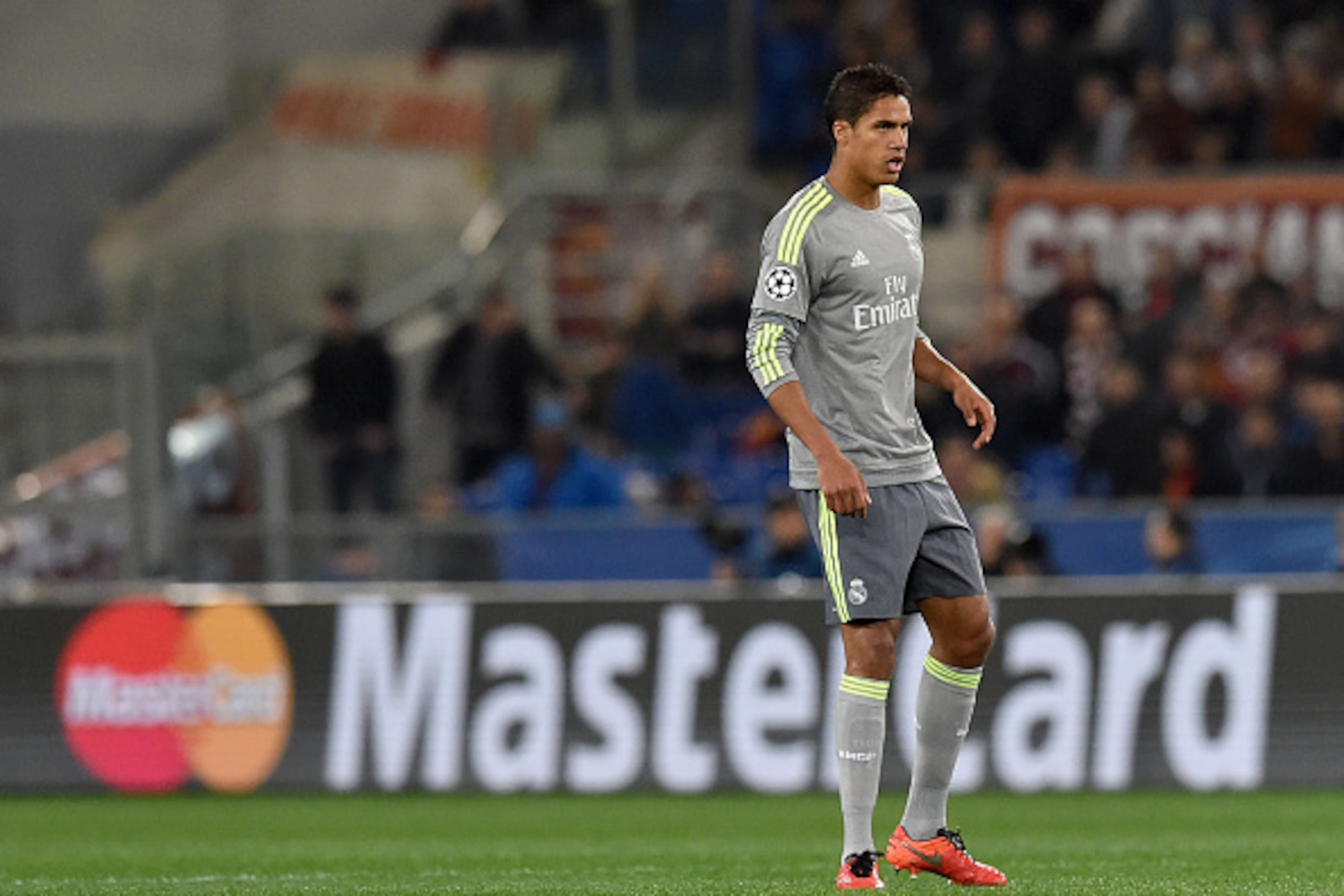 ROME, ITALY - FEBRUARY 17:  Raphael Varane of Real Madrid CF in action during the UEFA Champions League Round of 16 First Leg match between AS Roma and Real Madrid CF at Stadio Olimpico on February 17, 2016 in Rome, Italy.  (Photo by Giuseppe Bellini/Gett