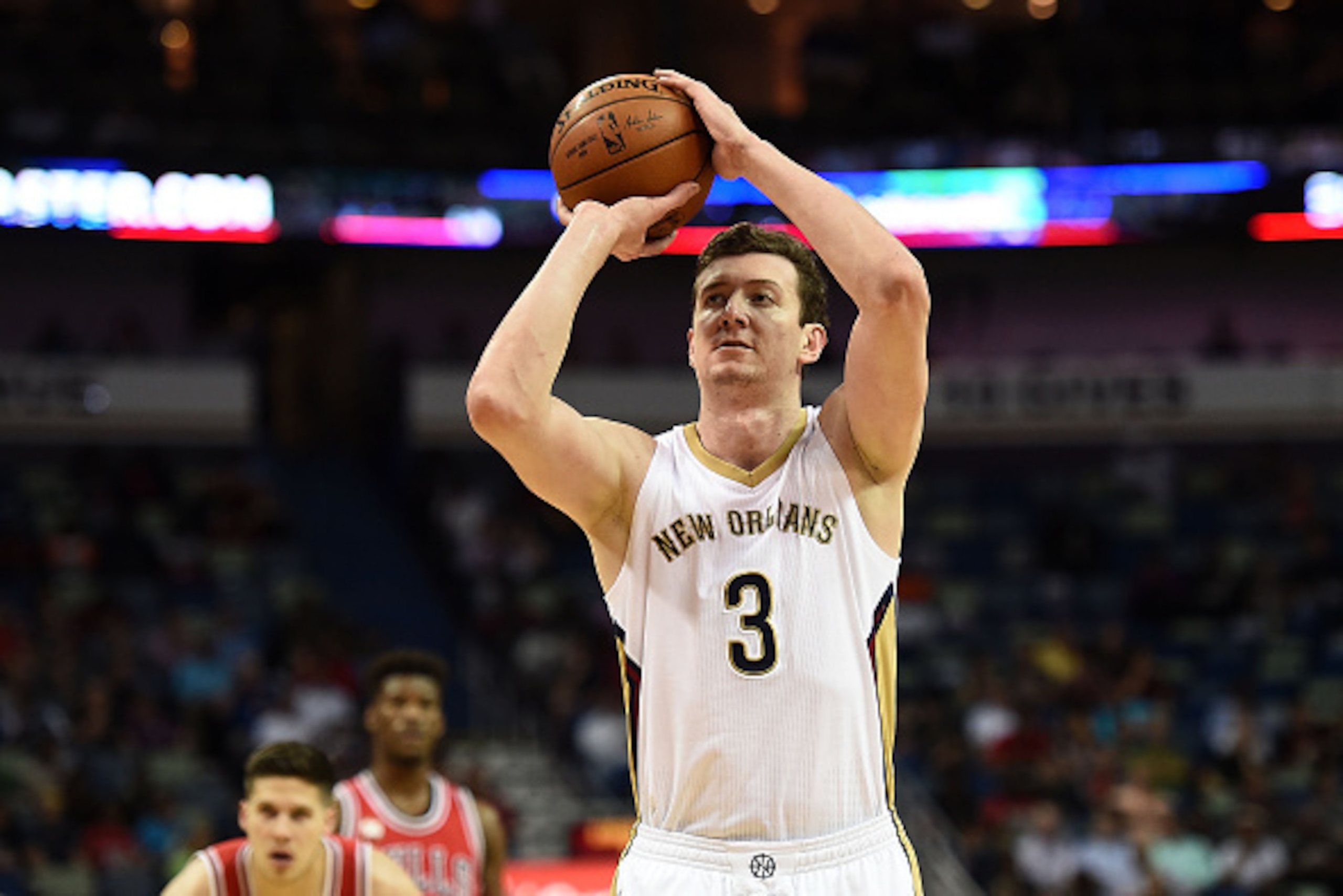 NEW ORLEANS, LA - APRIL 11:  Omer Asik #3 of the New Orleans Pelicans shoots a free throw during the first half of a game against the Chicago Bulls at the Smoothie King Center on April 11, 2016 in New Orleans, Louisiana. NOTE TO USER: User expressly ackno