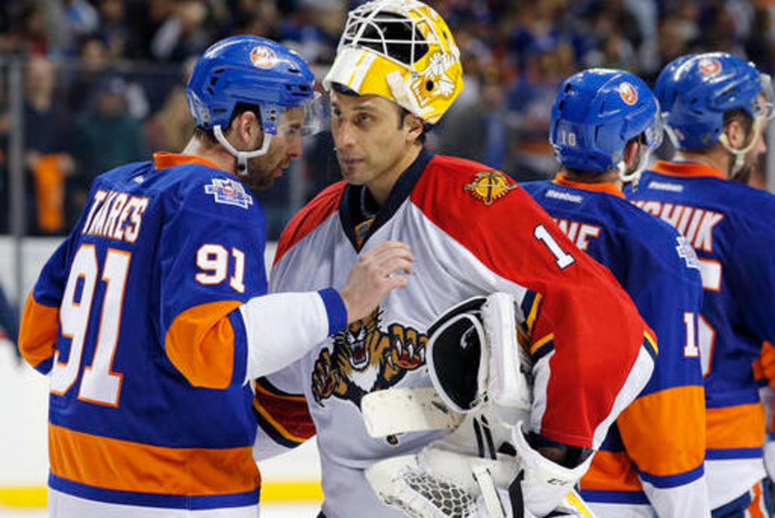 John Tavares will try to keep his strong playoff run going against the Lightning.