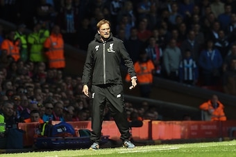 Liverpool's German manager Jurgen Klopp on the touchline during the English Premier League football match between Liverpool and Newcastle United at Anfield in Liverpool, north west England on April 23, 2016. / AFP / PAUL ELLIS / RESTRICTED TO EDITORIAL US