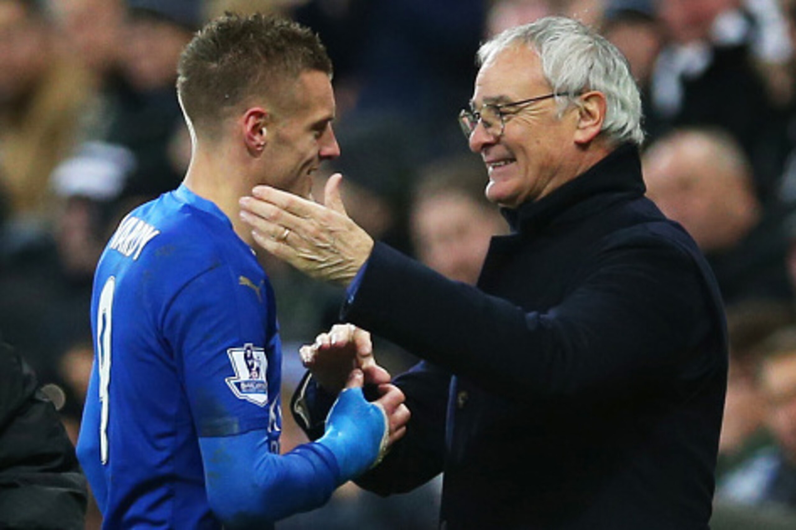 NEWCASTLE, ENGLAND - NOVEMBER 21: Leicester City's manager Claudio Ranieri congratulates Jamie Vardy of Leicester City during the Barclays Premier League match between Newcastle and Leicester City at St James Park on November 21, 2015 in Newcastle, Englan NEWCASTLE, ENGLAND - NOVEMBER 21: Leicester City's manager Claudio Ranieri congratulates Jamie Vardy of Leicester City during the Barclays Premier League match between Newcastle and Leicester City at St James Park on November 21, 2015 in Newcastle, Englan