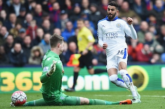LONDON, ENGLAND - MARCH 19:  Riyad Mahrez of Leicester City shoots at goal during the Barclays Premier League match between Crystal Palace and Leicester City at Selhurst Park on March 19, 2016 in London, United Kingdom.  (Photo by Michael Regan/Getty Imag