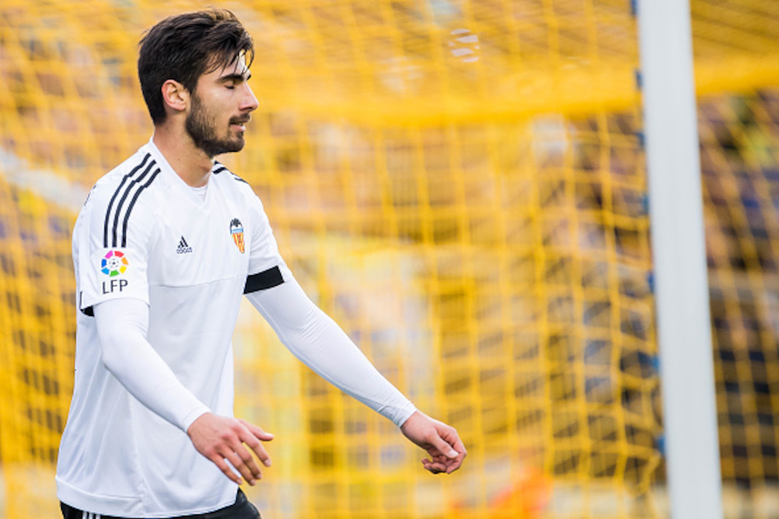 VILLARREAL, SPAIN - DECEMBER 31: Andre Gomes of Valencia CF reacts during the Villarreal CF vs Valencia CF as part of the Liga BBVA 2015-2016 at El Madrigal on December 31, 2015 in Villarreal, Spain. (Photo by Aitor Alcalde/Power Sport Images/Getty Imag VILLARREAL, SPAIN - DECEMBER 31: Andre Gomes of Valencia CF reacts during the Villarreal CF vs Valencia CF as part of the Liga BBVA 2015-2016 at El Madrigal on December 31, 2015 in Villarreal, Spain. (Photo by Aitor Alcalde/Power Sport Images/Getty Imag