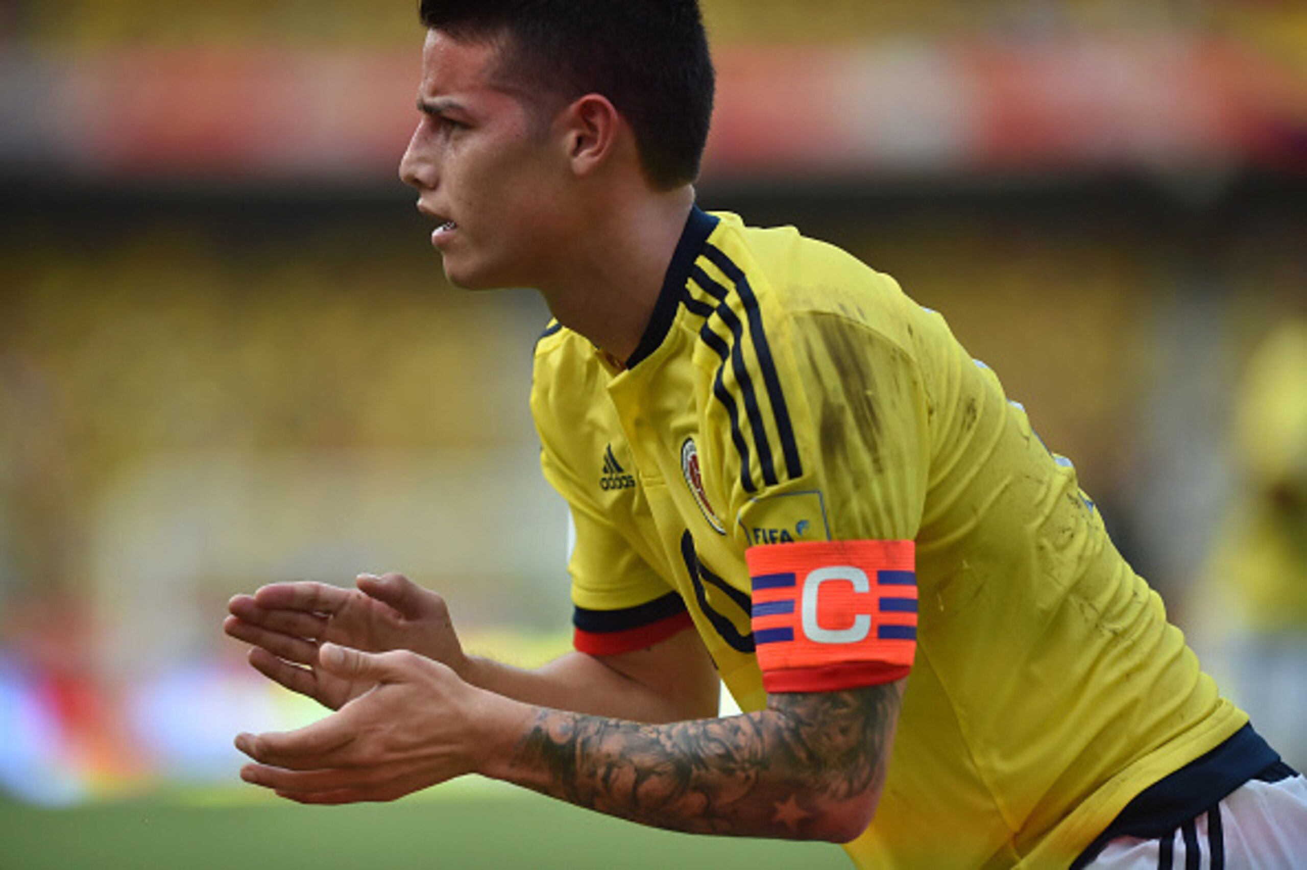 Colombia's James Rodriguez encourages a teammate during the Russia 2018 FIFA World Cup South American Qualifiers' football match against Ecuador in Barranquilla, Colombia on March 29, 2016. AFP PHOTO / RAUL ARBOLEDA / AFP / RAUL ARBOLEDA (Photo cre Colombia's James Rodriguez encourages a teammate during the Russia 2018 FIFA World Cup South American Qualifiers' football match against Ecuador in Barranquilla, Colombia on March 29, 2016. AFP PHOTO / RAUL ARBOLEDA / AFP / RAUL ARBOLEDA (Photo cre