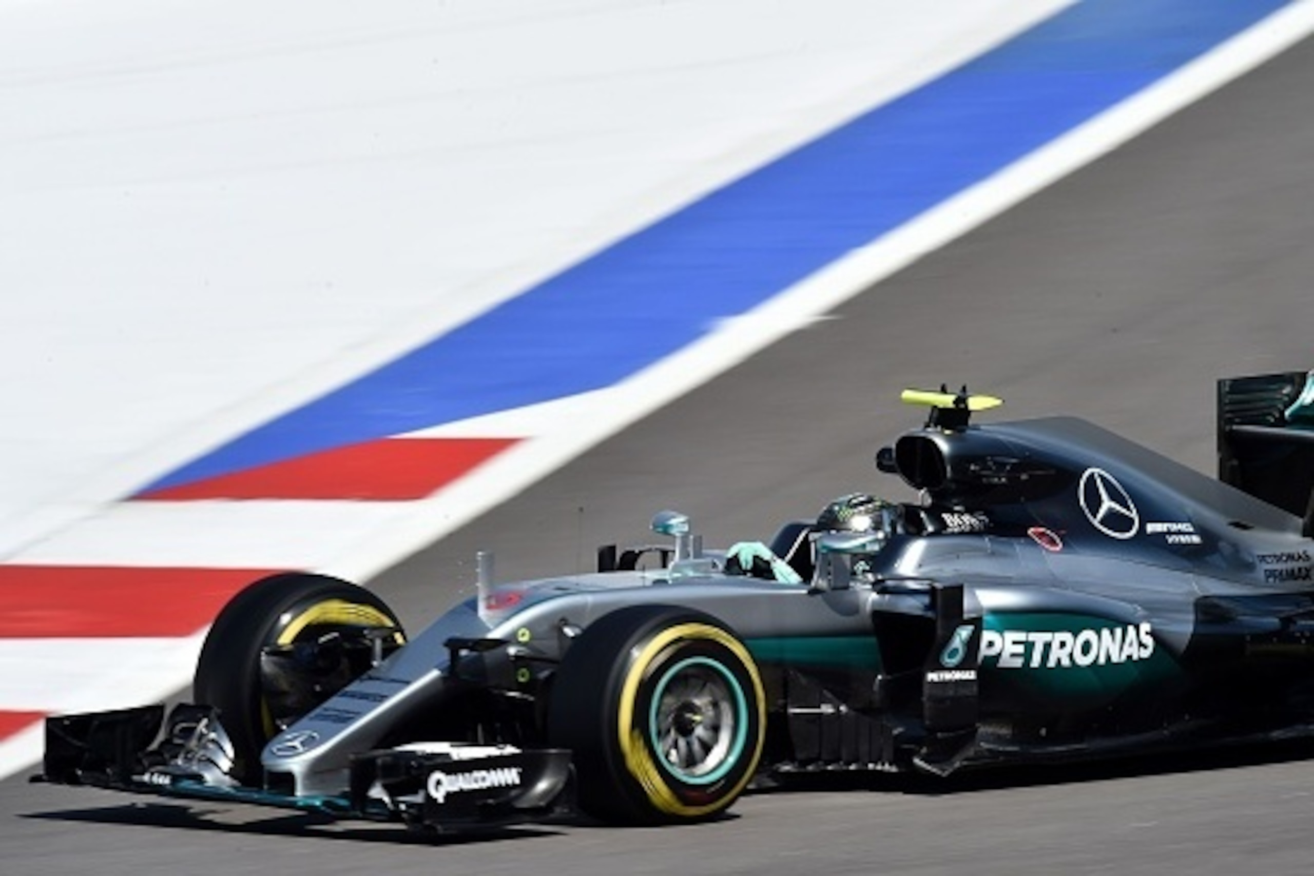 Mercedes AMG Petronas F1 Team's German driver Nico Rosberg steers his car during the second practice session of the Formula One Russian Grand Prix at the Sochi Autodrom circuit on April 29, 2016.  / AFP / YURI KADOBNOV        (Photo credit should read YUR