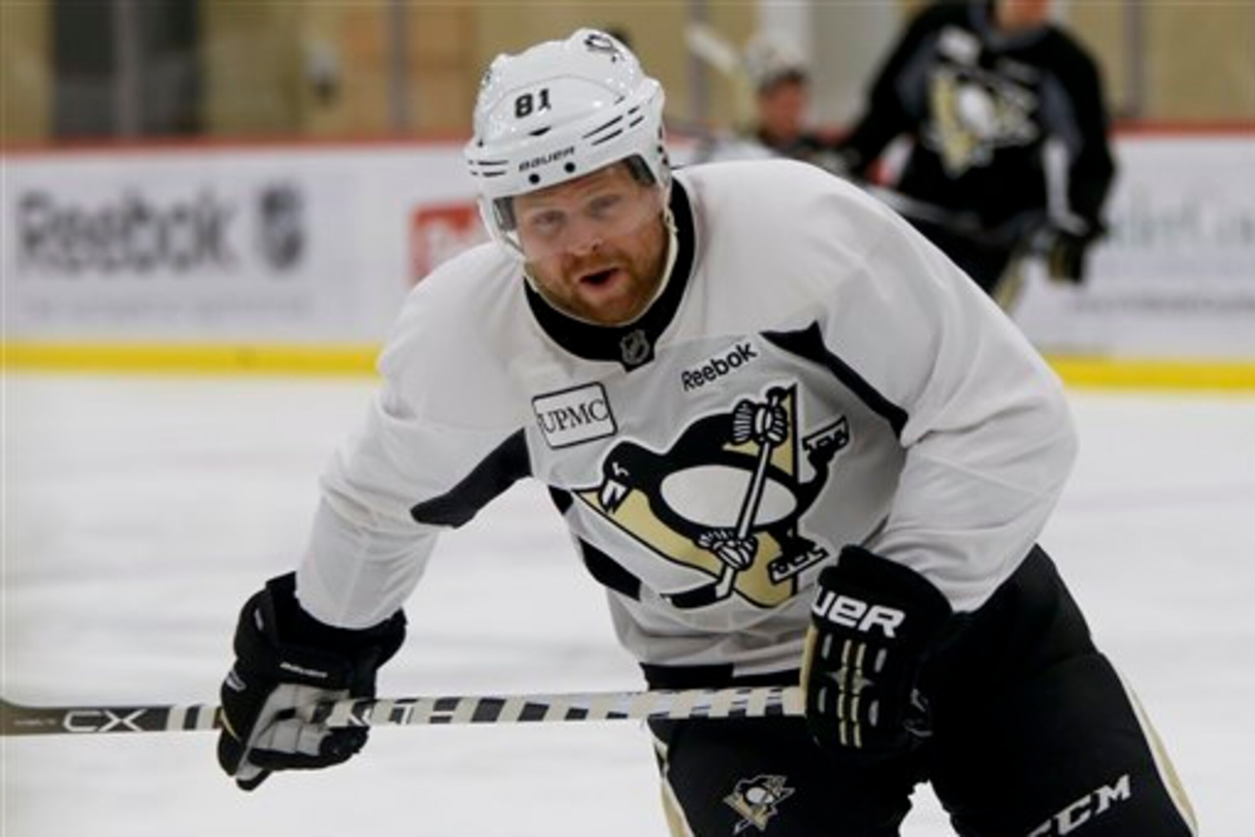 Phil Kessel is an explosive goal scorer for the Penguins.