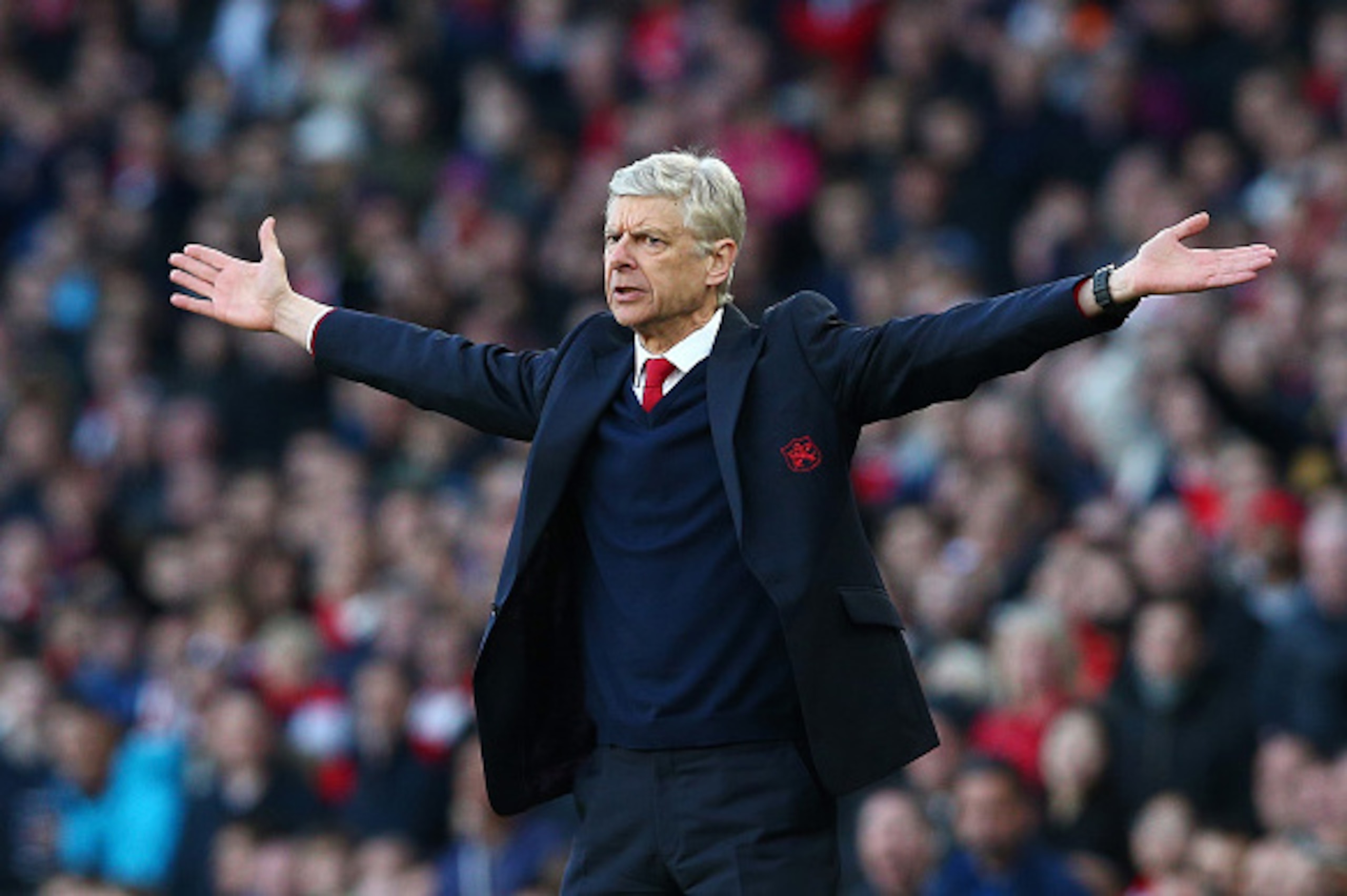 LONDON, ENGLAND - APRIL 30:  Arsene Wenger, manager of Arsenal reacts during the Barclays Premier League match between Arsenal and Norwich City at The Emirates Stadium on April 30, 2016 in London, England  (Photo by Paul Gilham/Getty Images)