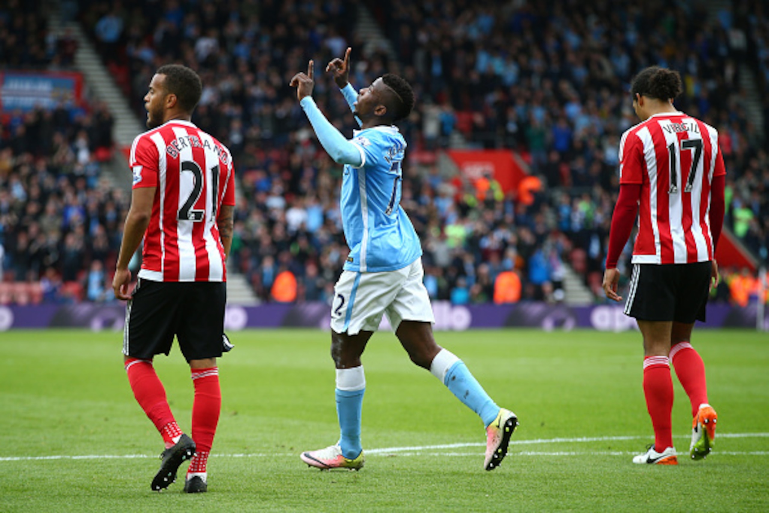 SOUTHAMPTON, ENGLAND - MAY 01: Kelechi Iheanacho of Manchester City celebrates scoring his team's opening goal during the Barclays Premier League match between Southampton and Manchester City at St Mary's Stadium on May 1, 2016 in Southampton, England.  (