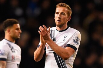 LONDON, ENGLAND - APRIL 25:  Harry Kane of Tottenham Hotspur (10) applauds the crowd after the Barclays Premier League match between Tottenham Hotspur and West Bromwich Albion at White Hart Lane on April 25, 2016 in London, England.  (Photo by Mike Hewitt