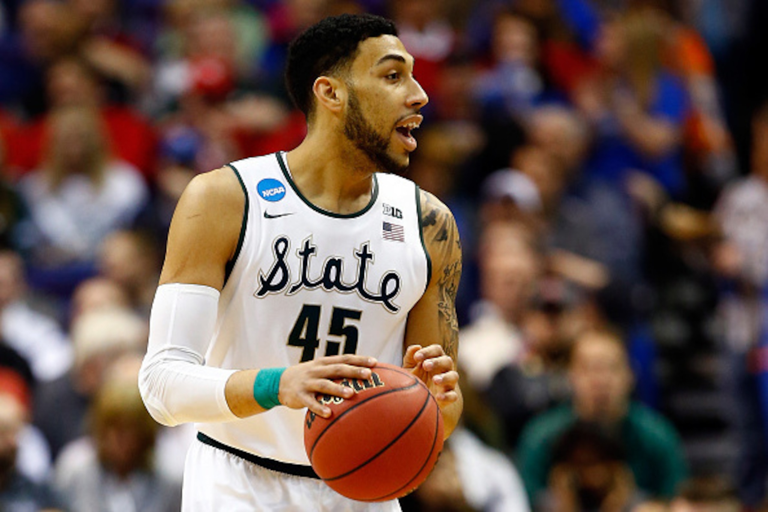 ST LOUIS, MO - MARCH 18:  Denzel Valentine #45 of the Michigan State Spartans in action during the first round of the NCAA Basketball Tournament game against the Middle Tennessee Blue Raiders at Scottrade Center on March 18, 2016 in St Louis, Missouri.  (