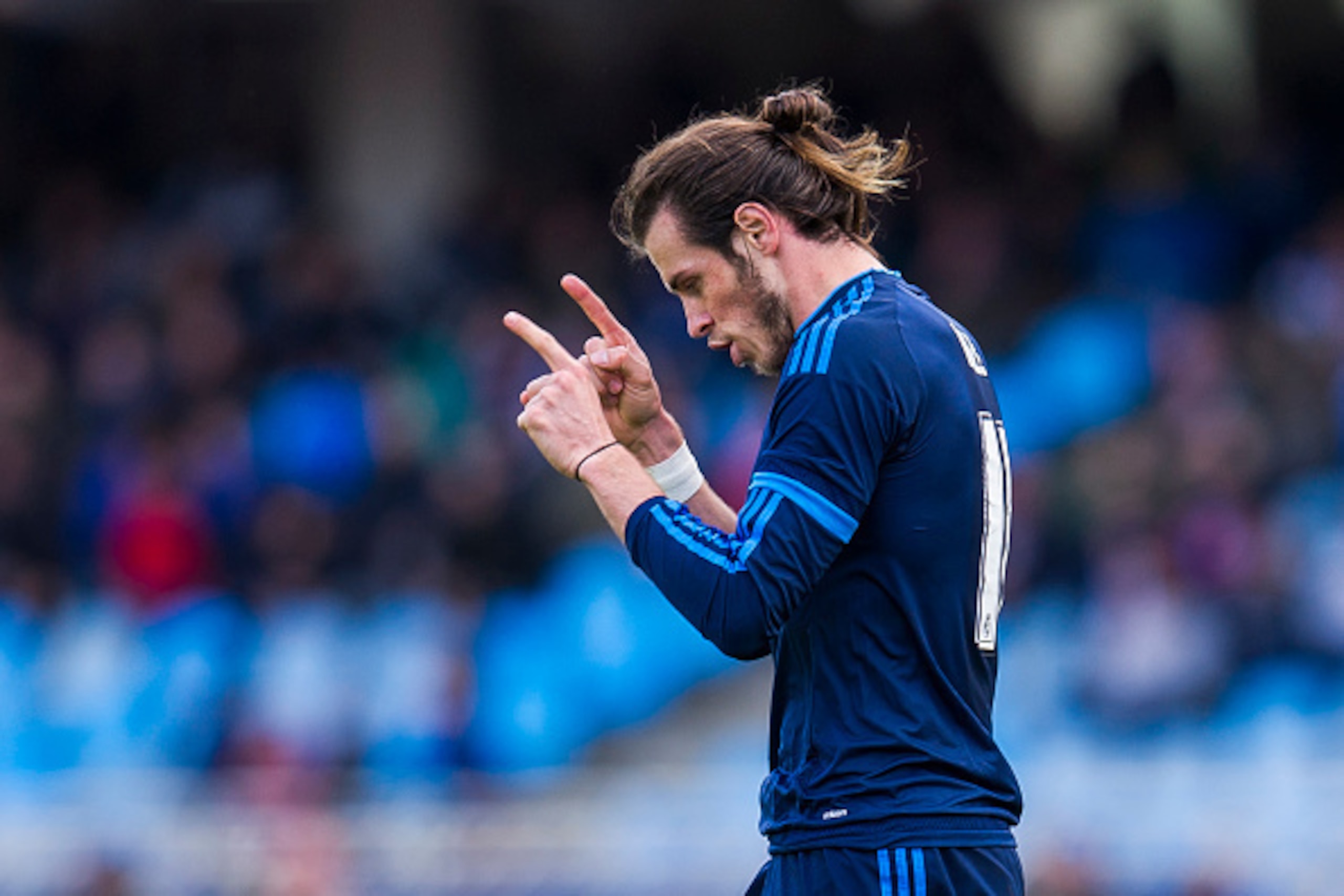 SAN SEBASTIAN, SPAIN - APRIL 30:  Gareth Bale of Real Madrid celebrates after scoring goal during the La Liga match between Real Sociedad de Futbol and Real Madrid at Estadio Anoeta on April 30, 2016 in San Sebastian, Spain.  (Photo by Juan Manuel Serrano