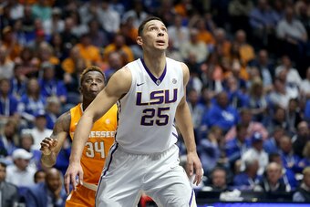 NASHVILLE, TN - MARCH 11:  Ben Simmons #25 of the LSU Tigers waits to rebound the ball during the game against the Tennessee Volunteers during the quarterfinals of the SEC Basketball Tournament at Bridgestone Arena on March 11, 2016 in Nashville, Tennesse