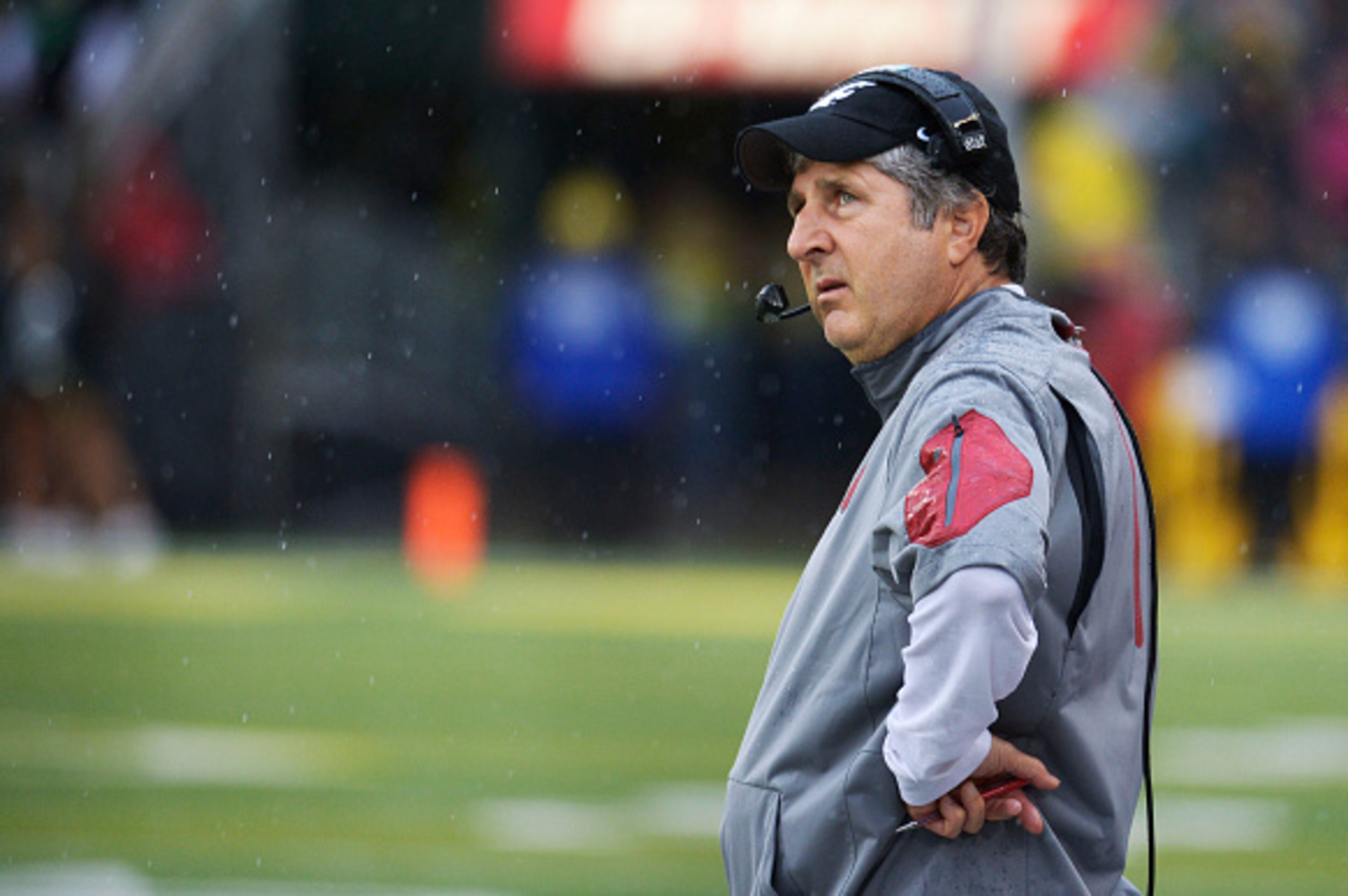 EUGENE, OR - OCTOBER 10: Head coach Mike Leach of the Washington State Cougars looks up at the video screen during the third quarter of the game against the Oregon Ducks at Autzen Stadium on October 10, 2015 in Eugene, Oregon. (Photo by Steve Dykes/Getty 