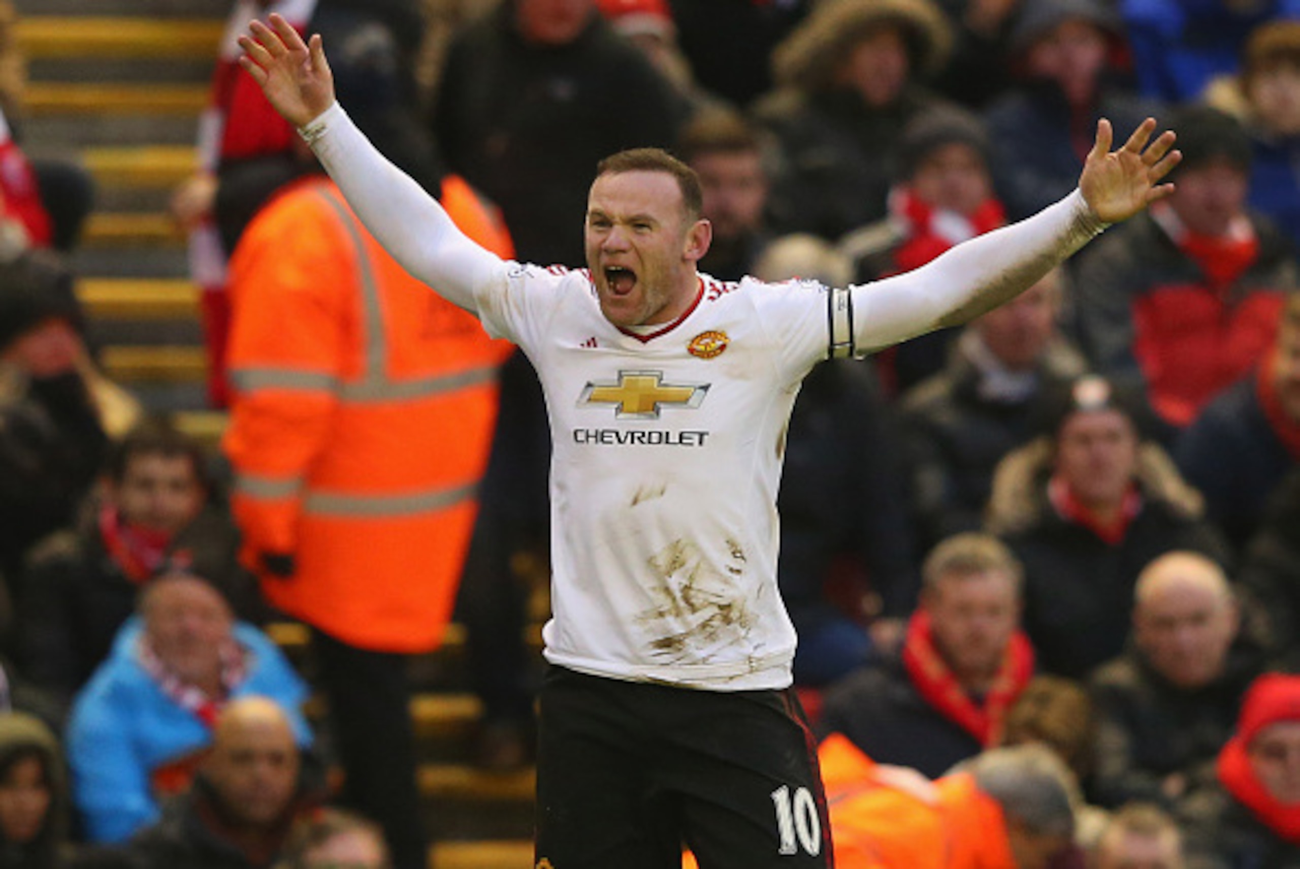 LIVERPOOL, ENGLAND - JANUARY 17:  Wayne Rooney of Manchester United celebrates after scoring the winning goal during the Barclays Premier League match between Liverpool and Manchester United at Anfield on January 17, 2016 in Liverpool, England.  (Photo by
