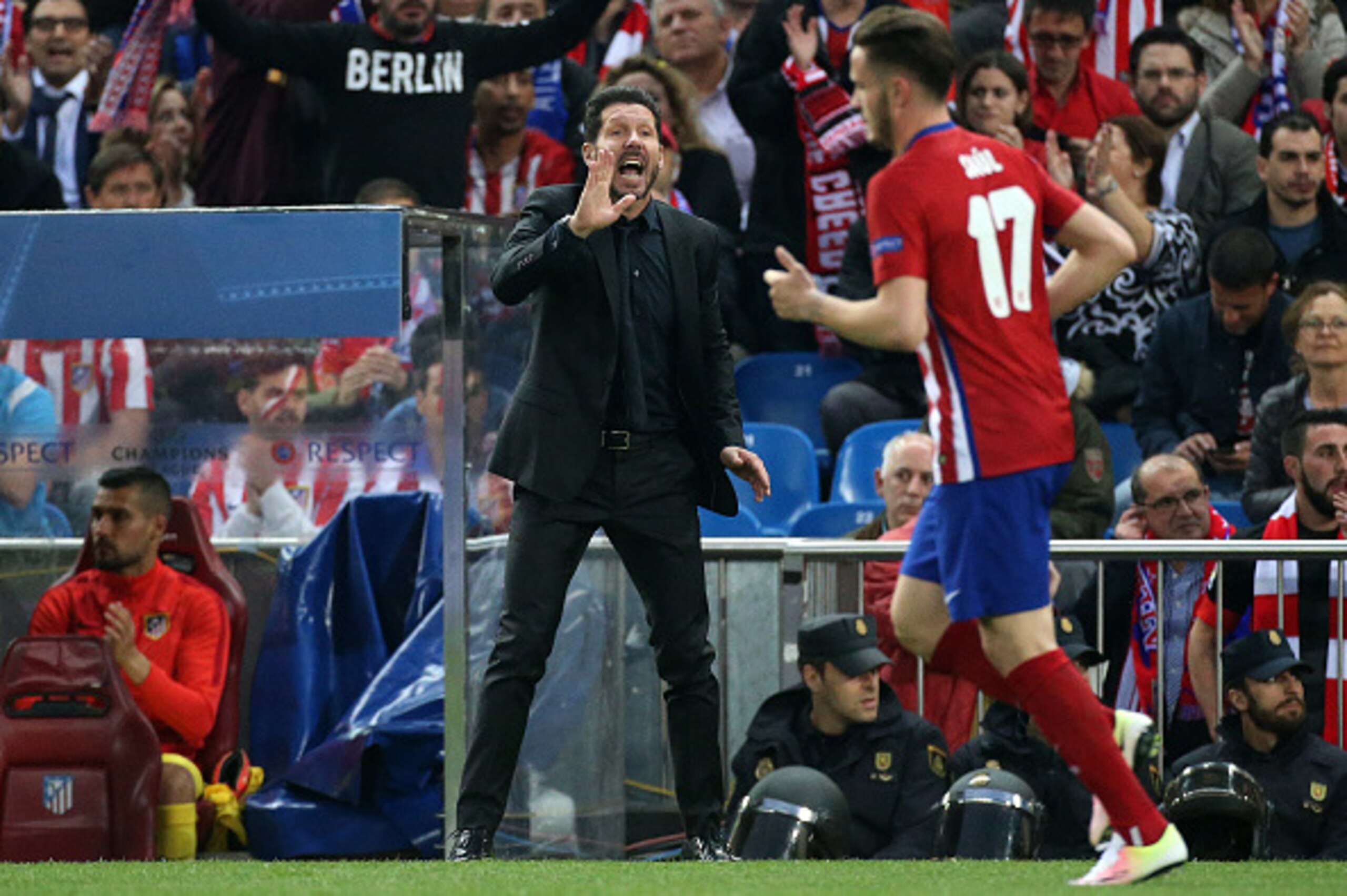 MADRID, SPAIN - APRIL 27: Head coach of Atletico Madrid Diego Simeone reacts during the UEFA Champions League semi final first leg match between Club Atletico Madrid and FC Bayern Muenchen (Bayern Munich) at Estadio Vicente Calderon stadium on April 27, 2
