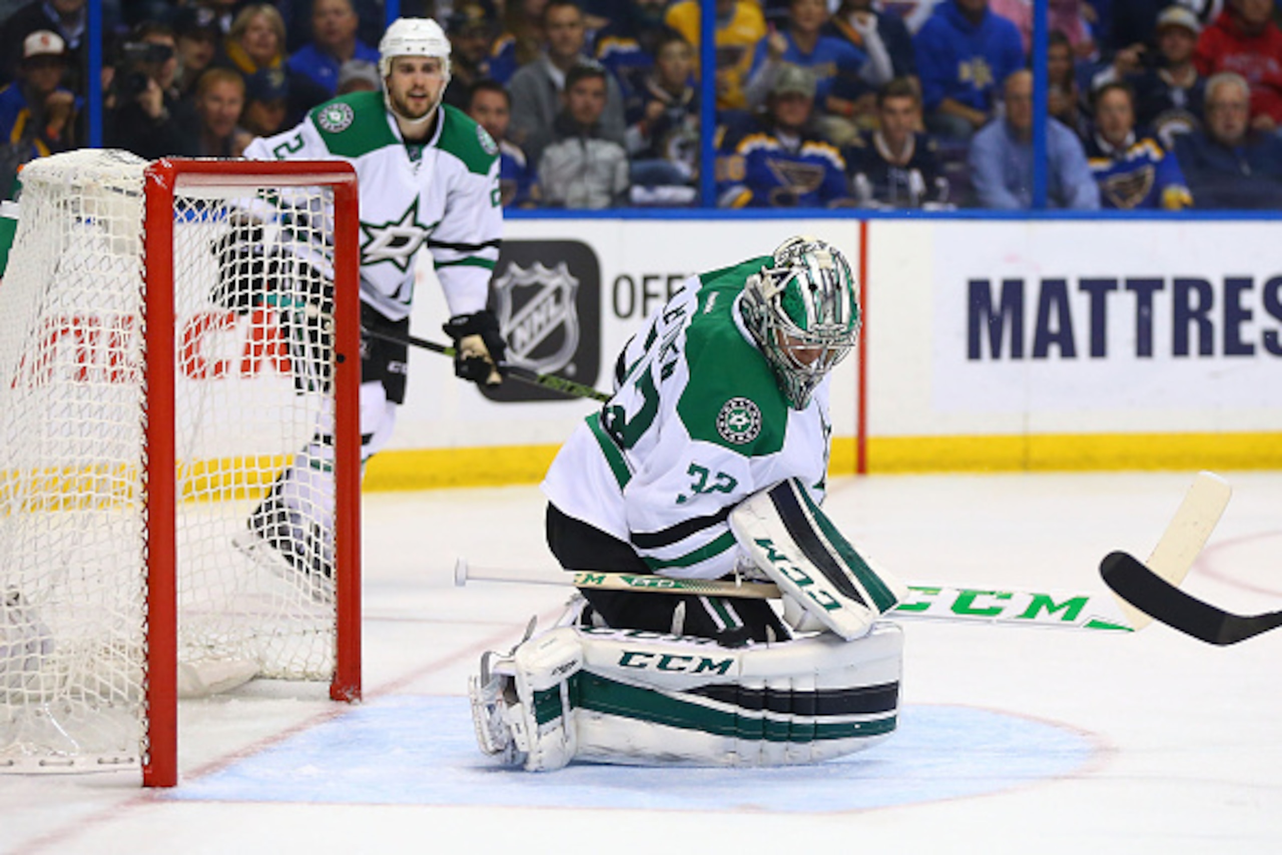ST. LOUIS, MO - MAY 3:  Kari Lehtonen #32 of the Dallas Stars makes a save against the St. Louis Blues in Game Three of the Western Conference Second Round during the 2016 NHL Stanley Cup Playoffs at the Scottrade Center on May 3, 2016 in St. Louis, Misso