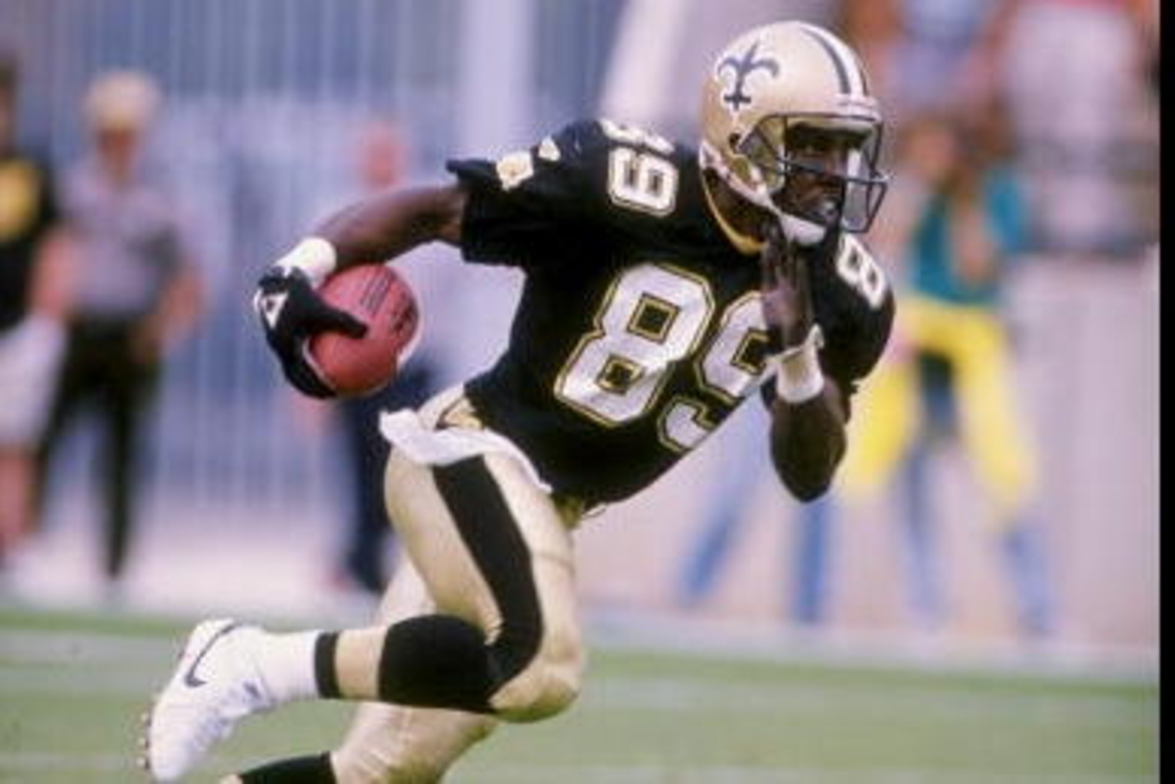 24 Sep 1989: Wide receiver Derrick Shepard of the New Orleans Saints runs with the ball during a game against the Tampa Bay Buccaneers at Tampa Stadium in Tampa, Florida. The Bucs won the game 20-10.