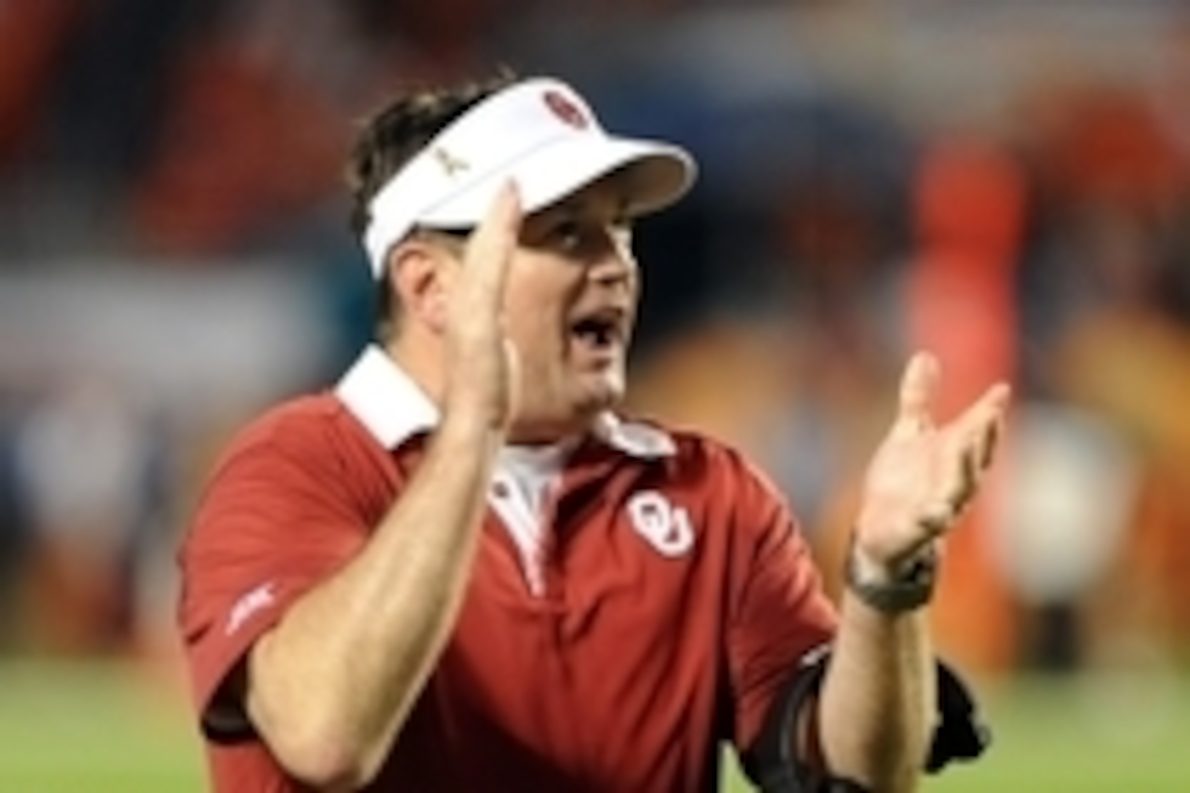 Dec 31, 2015; Miami Gardens, FL, USA; Oklahoma Sooners head coach Bob Stoops reacts during the second quarter of the 2015 CFP semifinal at the Orange Bowl against the Clemson Tigers at Sun Life Stadium. Mandatory Credit: Robert Duyos-USA TODAY Sports
