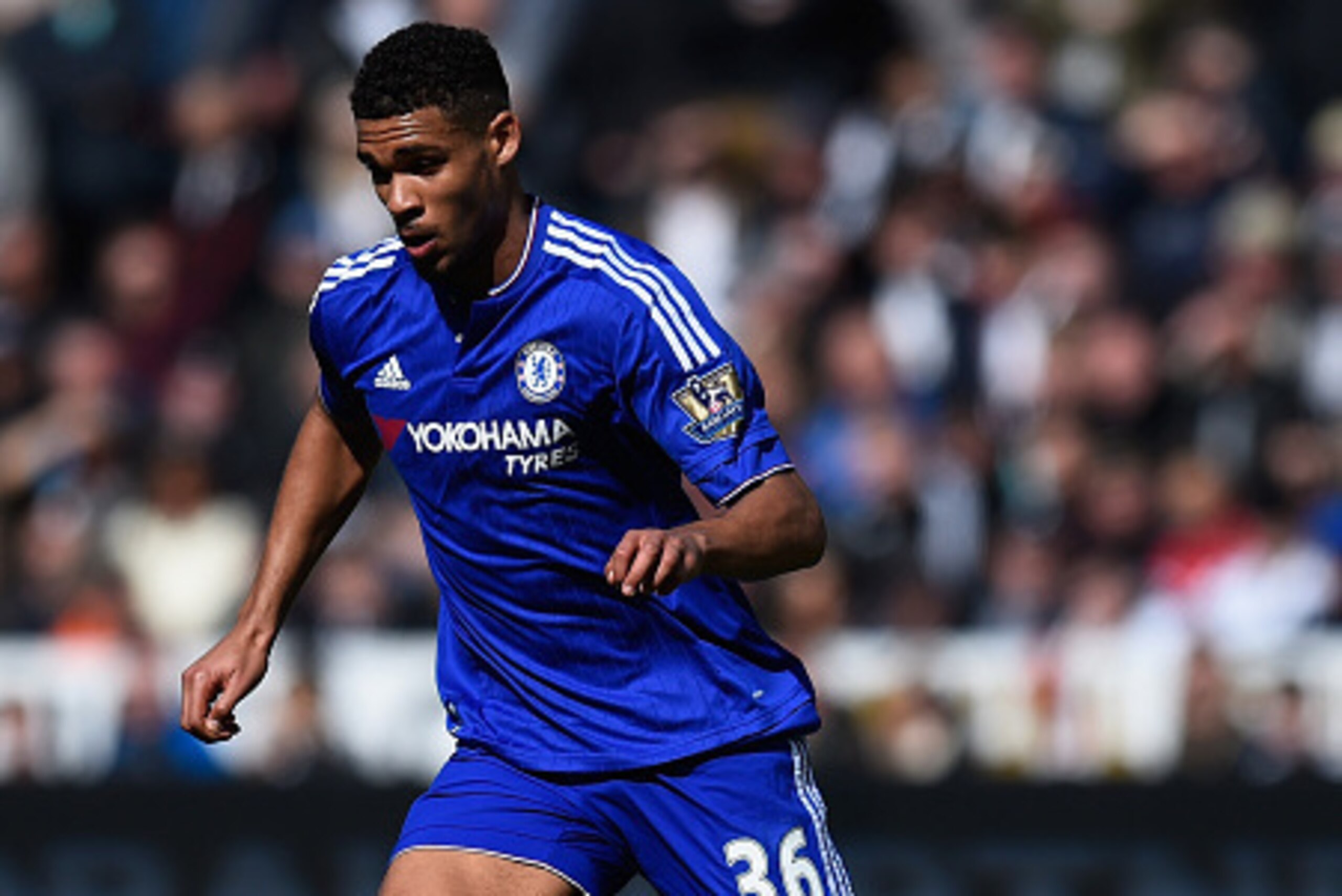 SWANSEA, WALES - APRIL 09:  Ruben Loftus-Cheek of Chelsea in action during the Barclays Premier League match between Swansea City and Chelsea at Liberty Stadium on April 9, 2016 in Swansea, Wales.  (Photo by Stu Forster/Getty Images)
