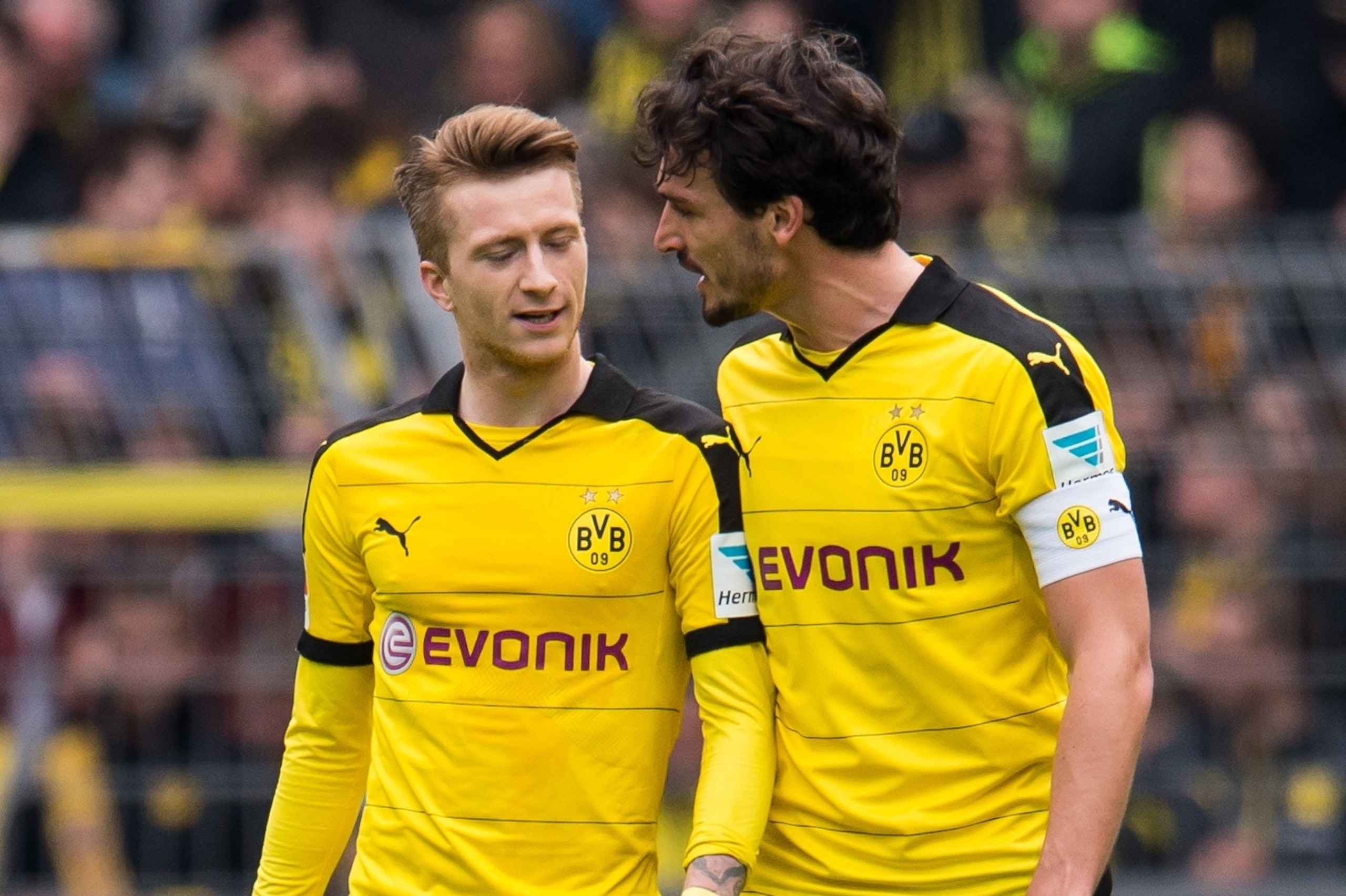 (L-R) Marco Reus of Borussia Dortmund, Mats Hummels of Borussia Dortmund during the Bundesliga match between Borussia Dortmund and VfL Wolfsburg on April 30, 2016 at the Signal Idun Park stadium in Dortmund, Germany.(Photo by VI Images via Getty Images)