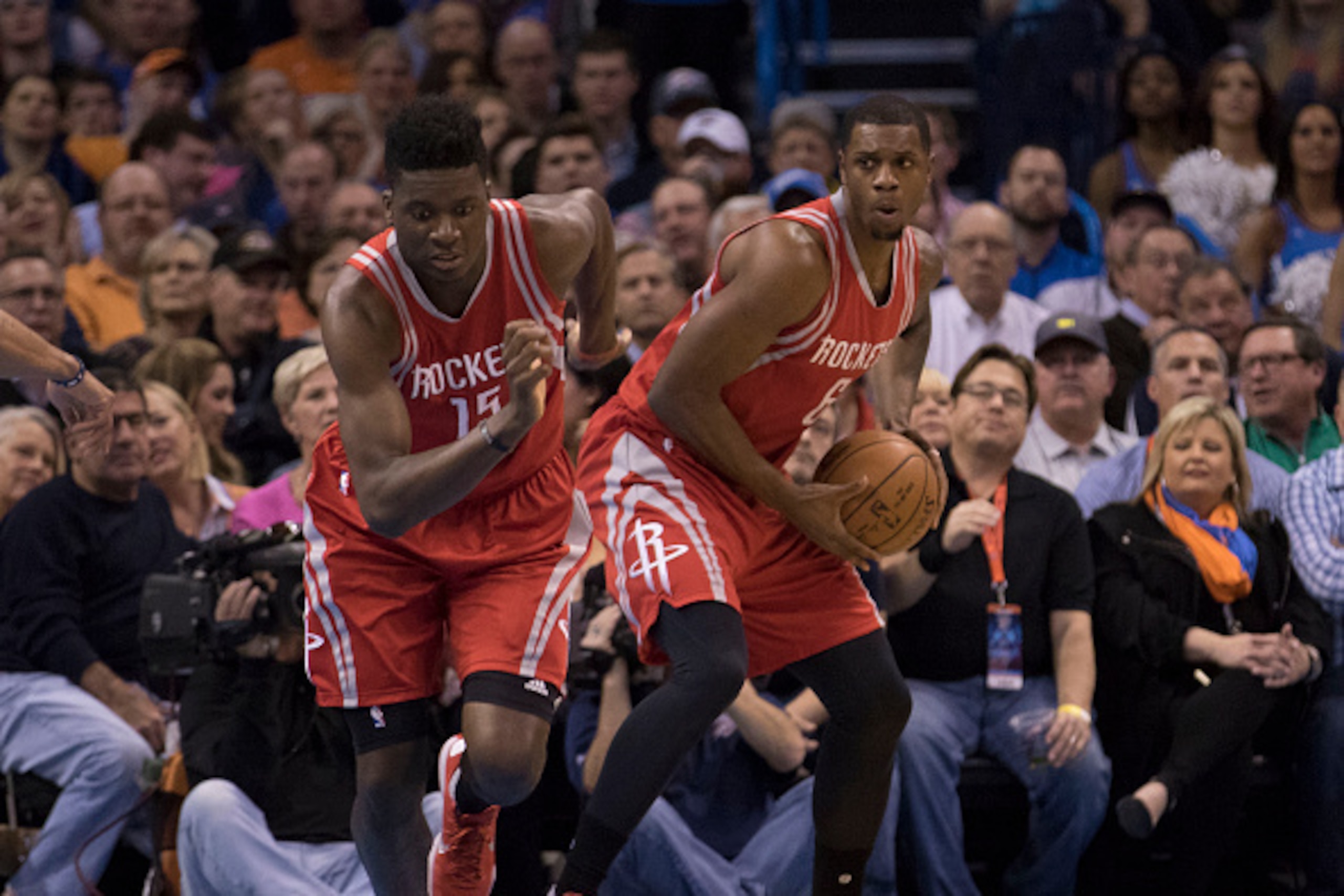 OKLAHOMA CITY, OK - JANUARY 29: Terrence Jones #6 of the Houston Rockets looks to pass the ball during a NBA game against the Oklahoma City Thunder at the Chesapeake Energy Arena on January 29, 2016 in Oklahoma City, Oklahoma. NOTE TO USER: User expressly