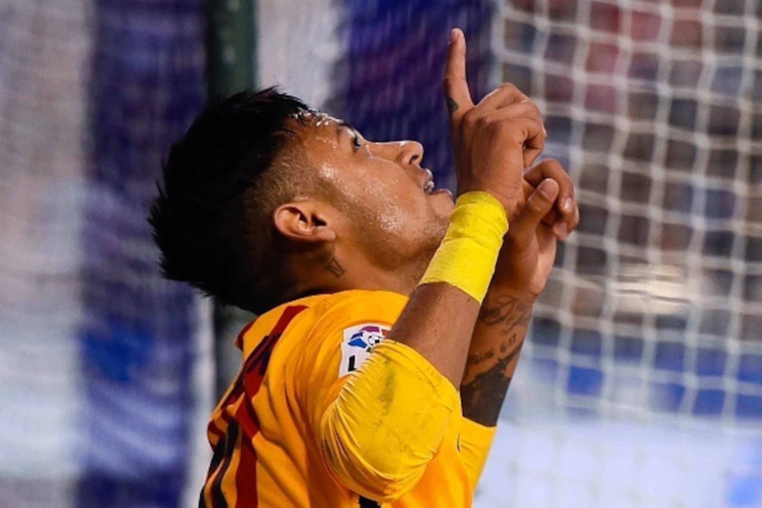 LA CORUNA, SPAIN - APRIL 20:  Neymar of FC Barcelona celebrates after scoring his team's eighth goal during the La Liga match between RC Deportivo La Coruna and FC Barcelona at Riazor Stadium on April 20, 2016 in La Coruna, Spain.  (Photo by David Ramos/G