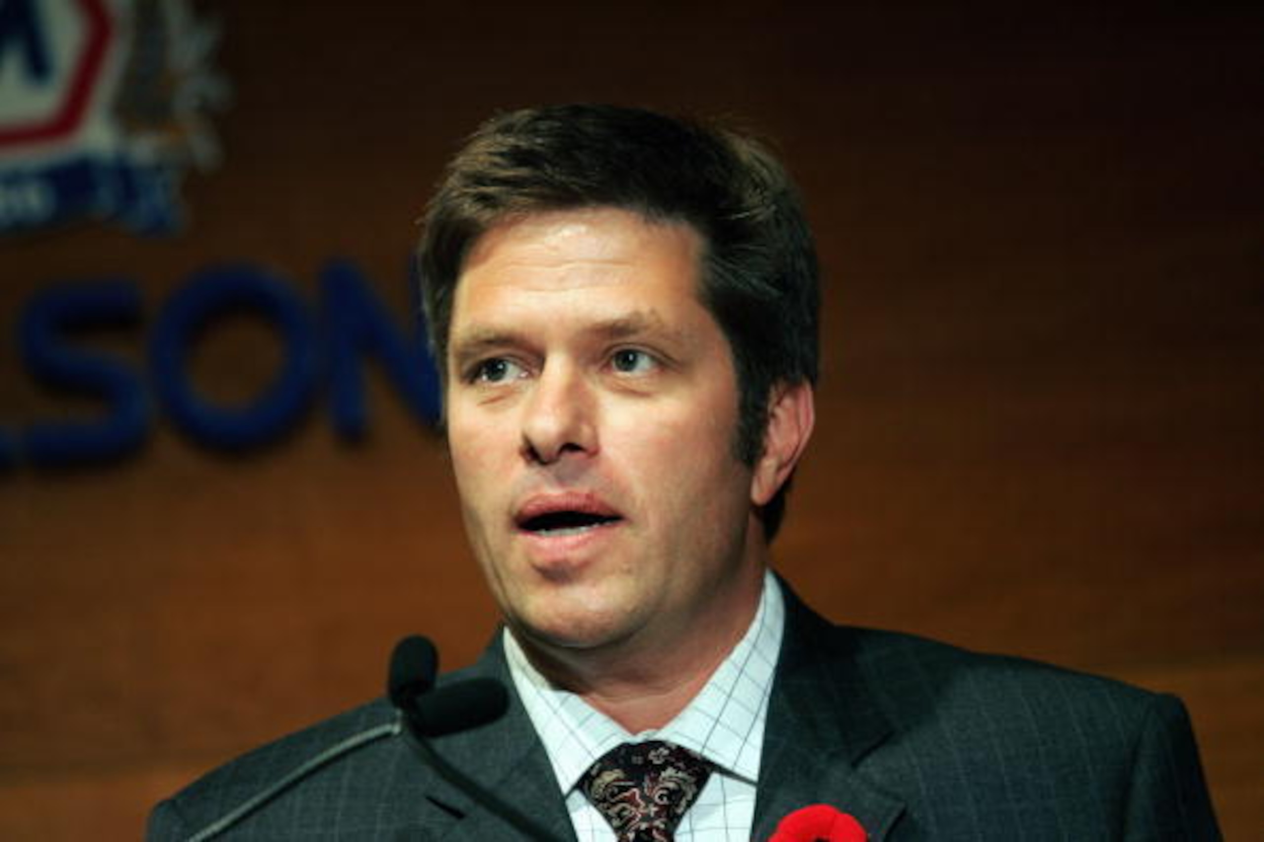 TORONTO, ON - NOVEMBER 7:  Gord Stellick, radio color commentator for the Toronto Maple Leafs speaks at the Hockey Hall of Fame, for induction ceremony on November 7, 2005 in Toronto, Ontario, Canada. (Photo by Bruce Bennett/Getty Images)
