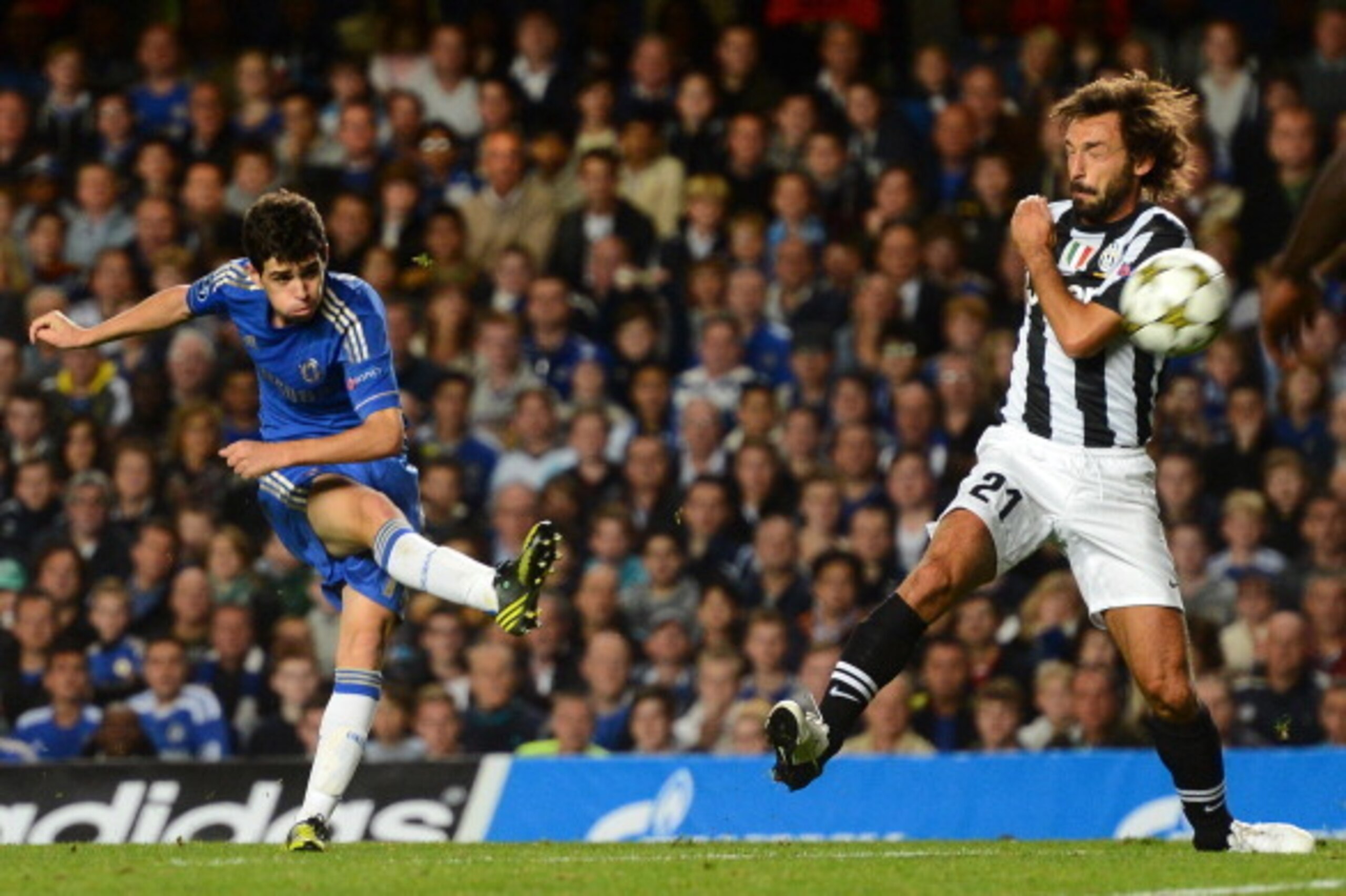 LONDON, ENGLAND - SEPTEMBER 19:  Oscar of Chelsea scores their second goal during the UEFA Champions League Group E match between Chelsea and Juventus at Stamford Bridge on September 19, 2012 in London, England.  (Photo by Mike Hewitt/Getty Images)