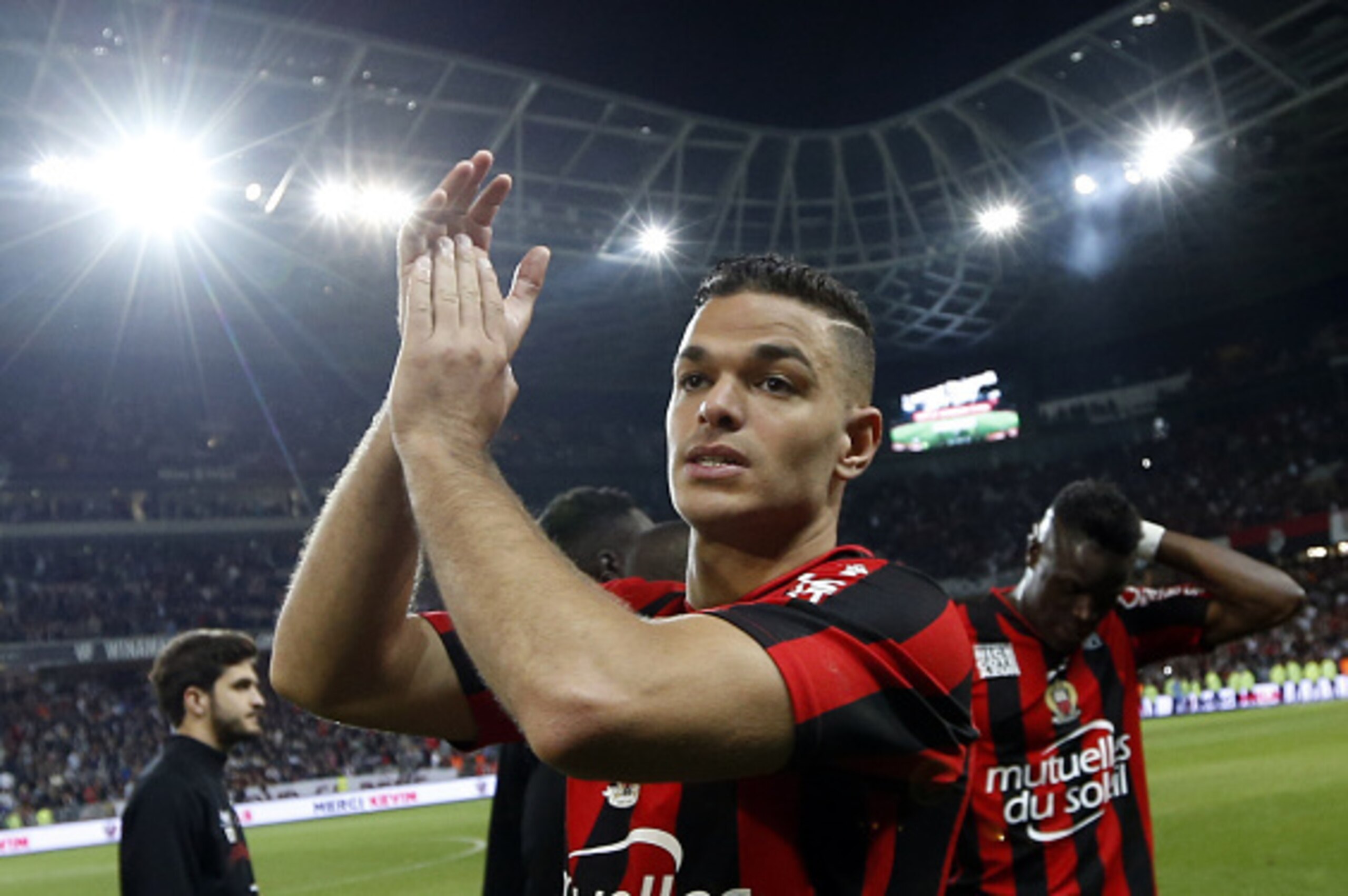 Nice's French forward Hatem Ben Arfa jubilates at the end of the French L1 football match between Nice and Saint-Etienne on May 7, 2016 at the 'Allianz Riviera' stadium in Nice, southeastern France.  AFP PHOTO / VALERY HACHE / AFP / VALERY HACHE        (P
