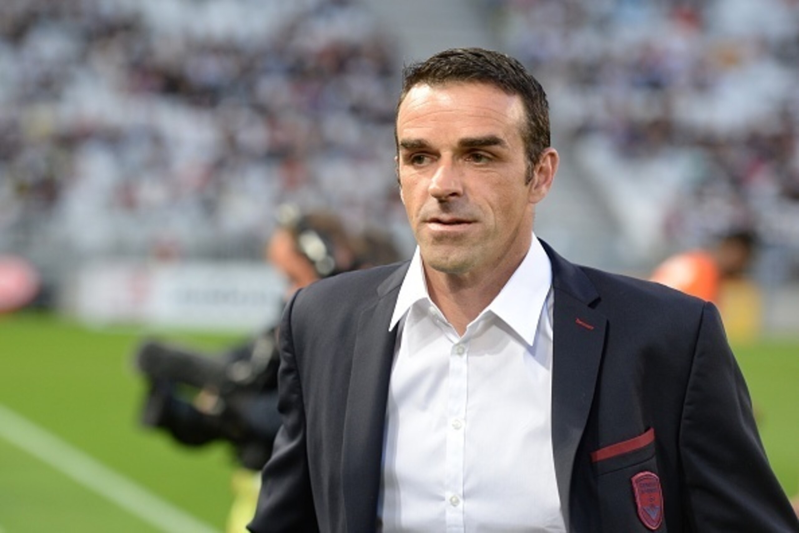 Bordeaux' French head coach Ulrich Rame looks on during the French Ligue 1 football  match between Bordeaux and Lorient on May 7, 2016 at the Matmut Atlantique stadium in Bordeaux, southwestern France. AFP PHOTO / NICOLAS TUCAT / AFP / NICOLAS TUCAT      