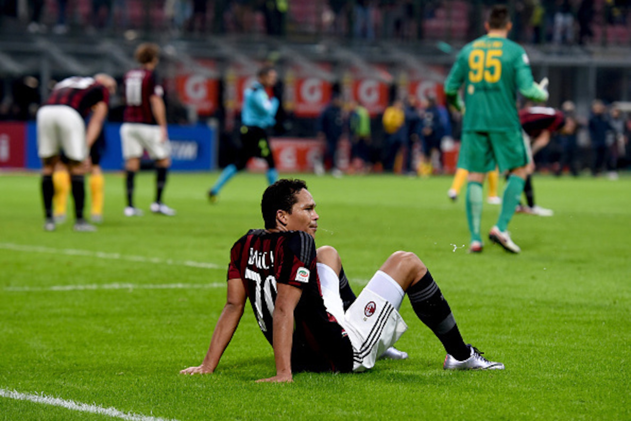 MILAN, ITALY - DECEMBER 13: Carlo Bacca of AC Milan dejected at the end of the Serie A match betweeen AC Milan and Hellas Verona FC at Stadio Giuseppe Meazza on December 13, 2015 in Milan, Italy. (Photo by Claudio Villa/Getty Images) MILAN, ITALY - DECEMBER 13: Carlo Bacca of AC Milan dejected at the end of the Serie A match betweeen AC Milan and Hellas Verona FC at Stadio Giuseppe Meazza on December 13, 2015 in Milan, Italy. (Photo by Claudio Villa/Getty Images)