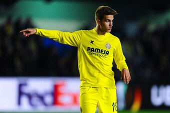 :VILLARREAL, SPAIN - APRIL 28:  Denis Suarez of Villarreal CF reacts during the UEFA Europa League semi final first leg match between Villarreal CF and Liverpool at Estadio El Madrigal on April 28, 2016 in Villarreal, Spain.  (Photo by David Ramos/Getty I