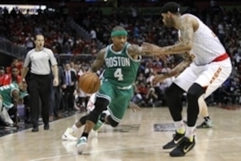 Apr 26, 2016; Atlanta, GA, USA; Boston Celtics guard Isaiah Thomas (4) drives to the basket against the Atlanta Hawks in the third quarter in game five of the first round of the NBA Playoffs at Philips Arena. The Hawks defeated the Celtics 110-83. Mandato