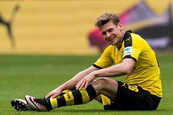 Lukasz Piszczek of Borussia Dortmund during the Bundesliga match between Borussia Dortmund and VfL Wolfsburg on April 30, 2016 at the Signal Idun Park stadium in Dortmund, Germany.(Photo by VI Images via Getty Images)