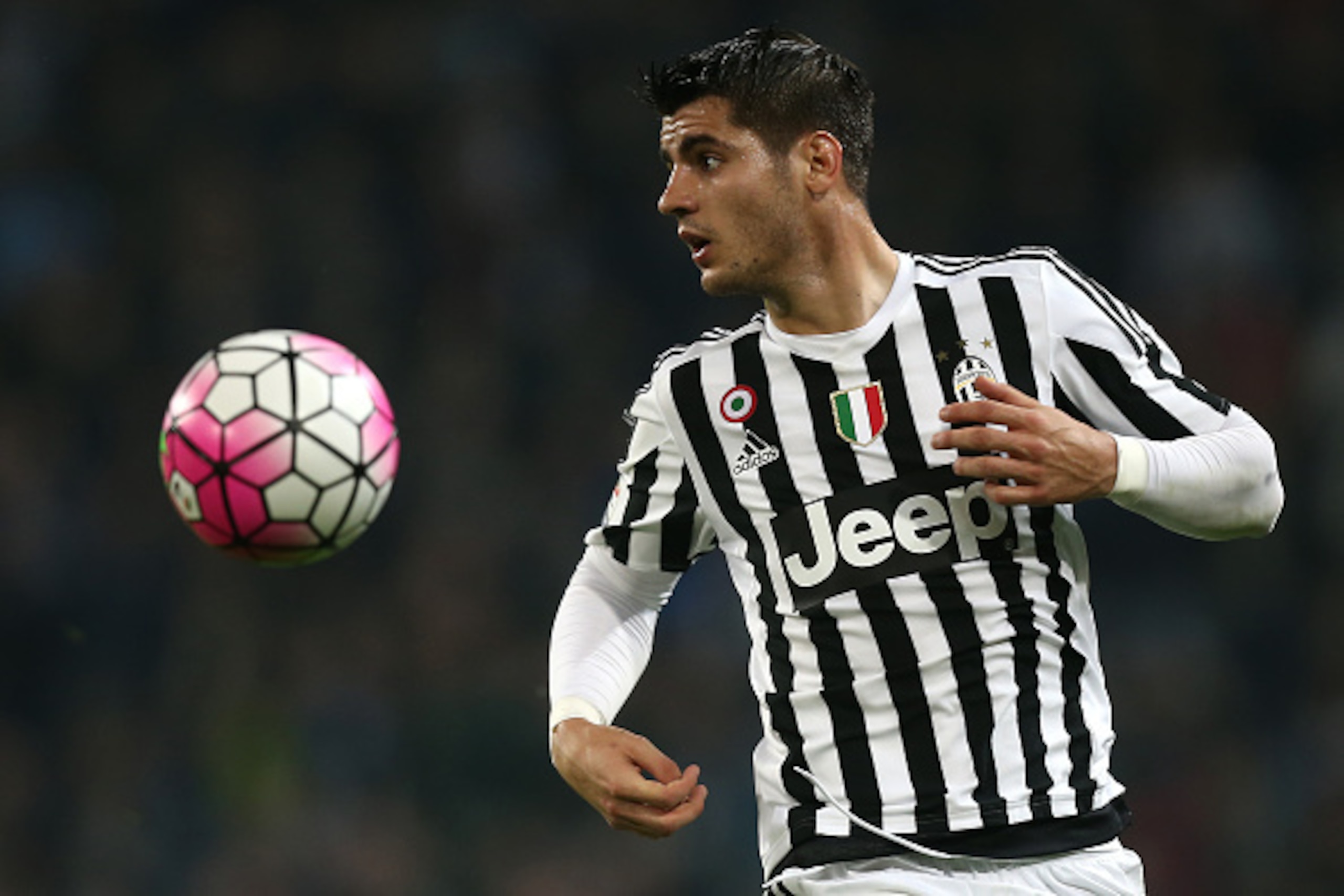Juventus' forward Alvaro Morata from Spain controls the ball during the Italian Serie A football match Juventus Vs Empoli on April 2, 2016 at the 'Juventus Stadium' in Turin. / AFP / MARCO BERTORELLO        (Photo credit should read MARCO BERTORELLO/AFP/G