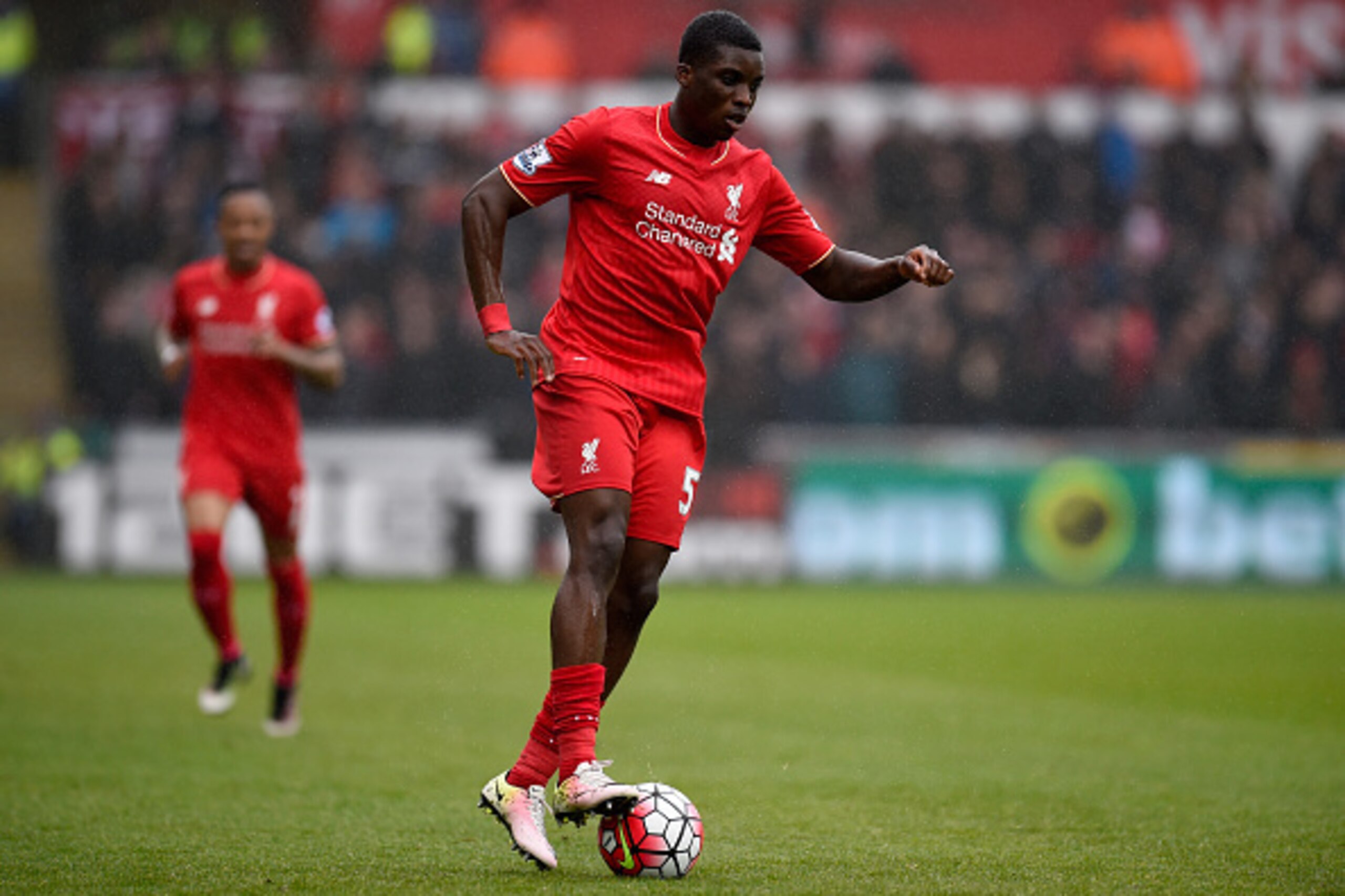 SWANSEA, WALES - MAY 01:  Liverpool player Sheyi Ojo in action during the Barclays Premier League match between Swansea City and Liverpool at The Liberty Stadium on May 1, 2016 in Swansea, Wales.  (Photo by Stu Forster/Getty Images)