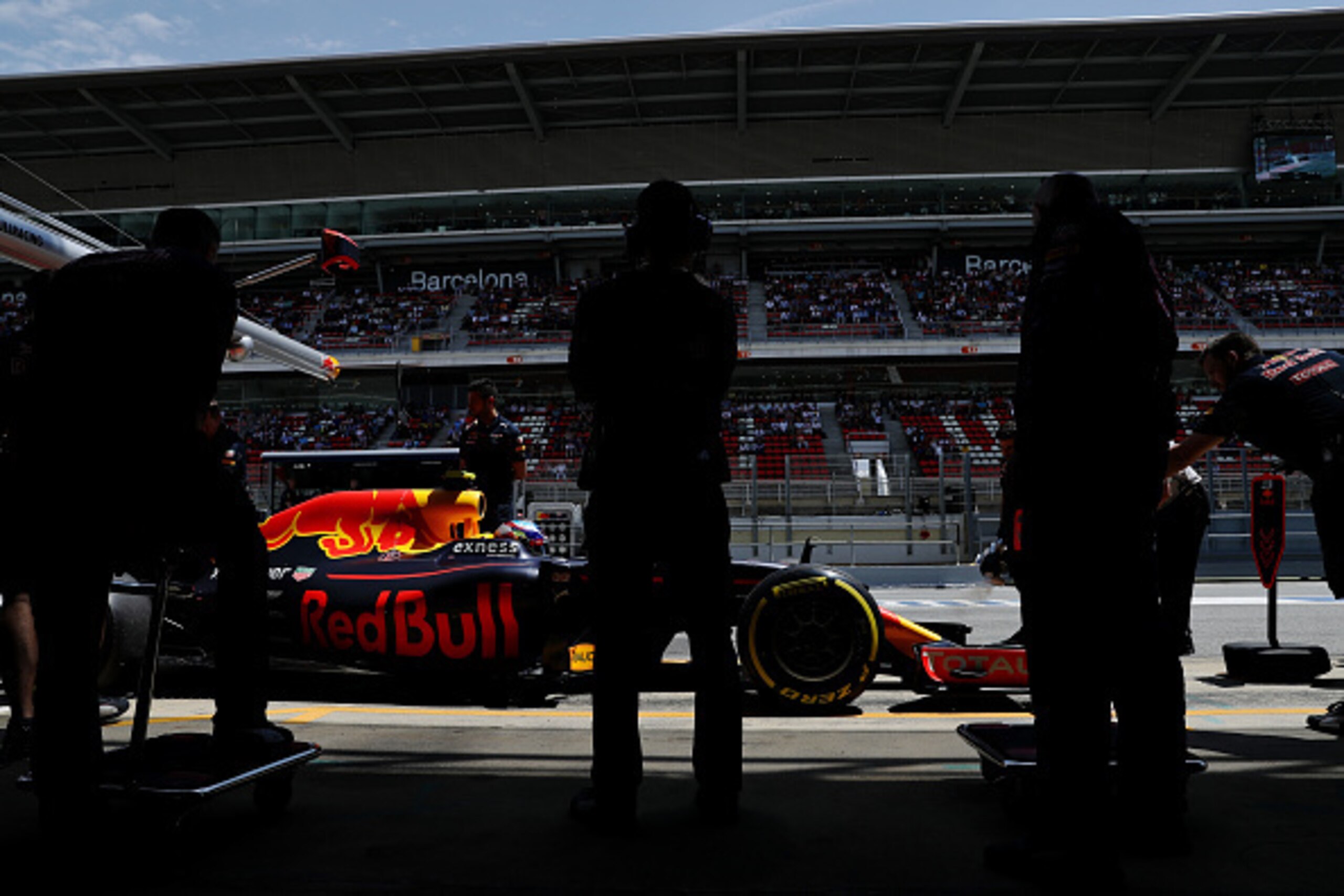 MONTMELO, SPAIN - MAY 14: Max Verstappen of Netherlands and Red Bull Racing comes into the pits during qualifying for the Spanish Formula One Grand Prix at Circuit de Catalunya on May 14, 2016 in Montmelo, Spain.  (Photo by Mark Thompson/Getty Images)