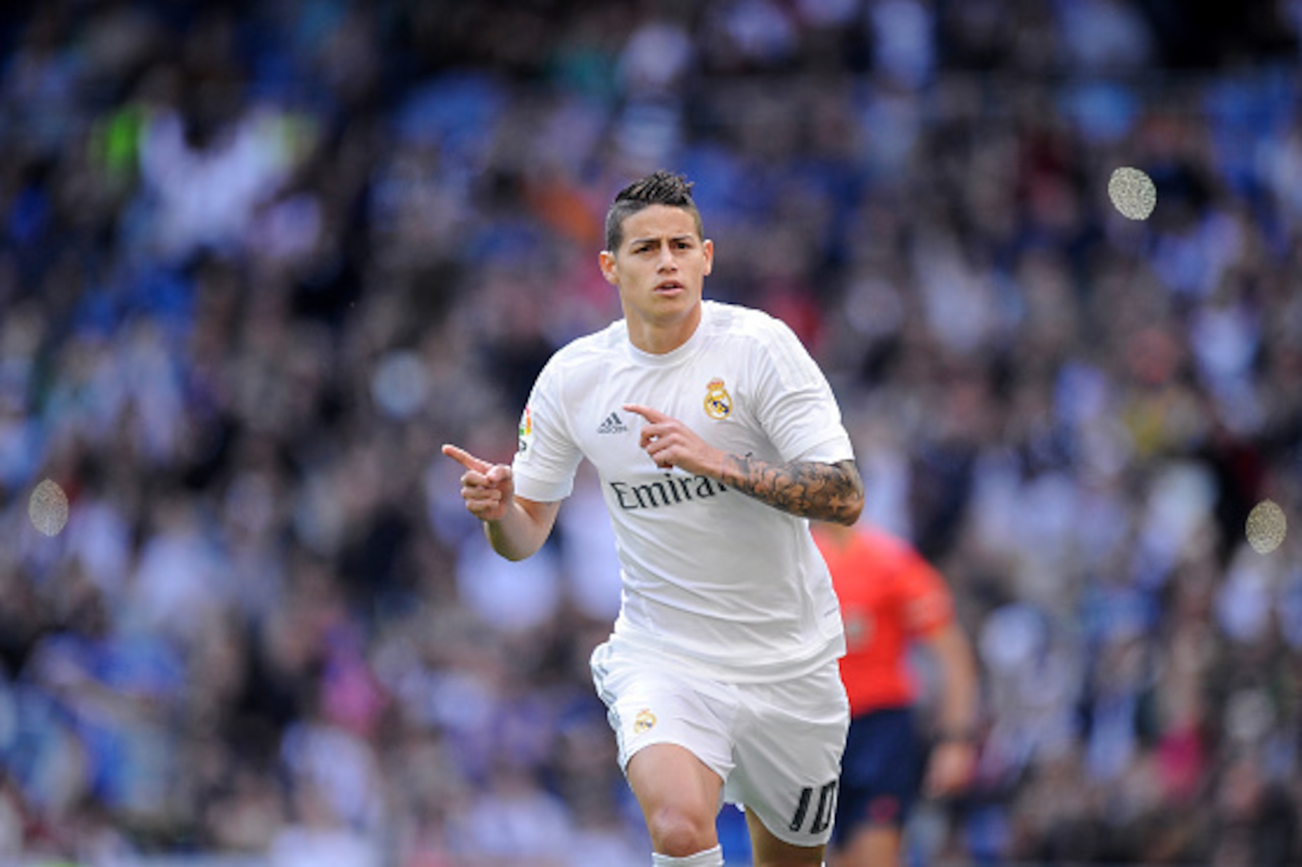 MADRID, SPAIN - APRIL 09: James Rodriguez of Real Madrid celebrates scoring his sid's opening goal during the La Liga match between Real Madrid and Eibar at Estadio Santiago Bernabeu on April 9, 2016 in Madrid, Spain. (Photo by Denis Doyle/Getty Images) MADRID, SPAIN - APRIL 09: James Rodriguez of Real Madrid celebrates scoring his sid's opening goal during the La Liga match between Real Madrid and Eibar at Estadio Santiago Bernabeu on April 9, 2016 in Madrid, Spain. (Photo by Denis Doyle/Getty Images)