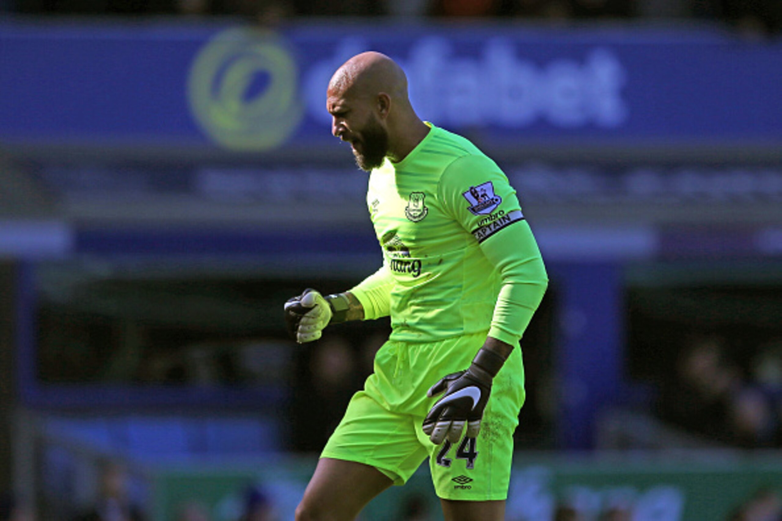 LIVERPOOL, UNITED KINGDOM - APRIL 30: Tim Howard of Everton celebrates his team's second goal during the Barclays Premier League match between Everton and A.F.C. Bournemouth at Goodison Park on April 30, 2016 in Liverpool, England.  (Photo by Jan Kruger/G