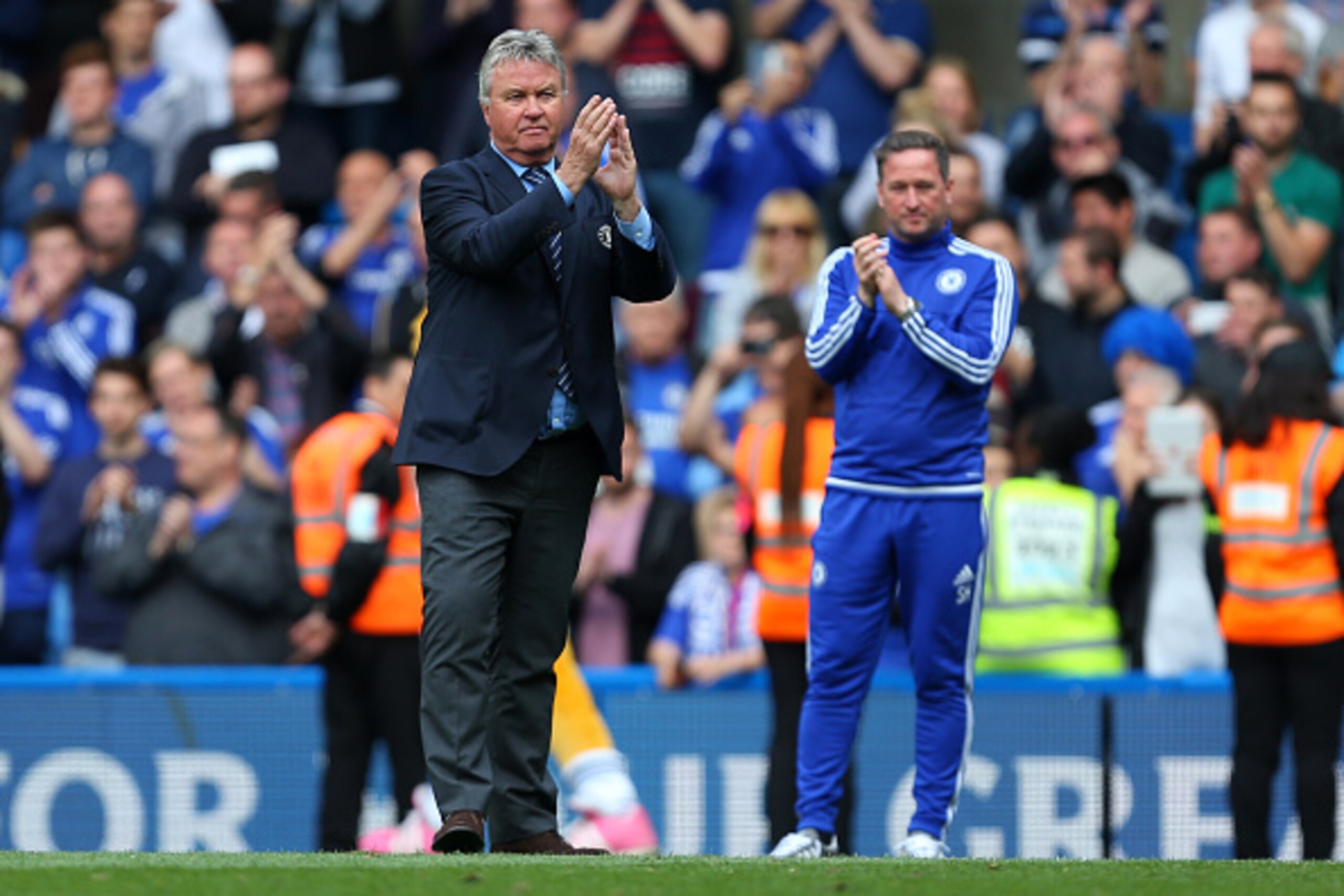LONDON, ENGLAND - MAY 15: Guus Hiddink interim manager of Chelsea applauds after the Barclays Premier League match between Chelsea and Leicester City at Stamford Bridge on May 15, 2016 in London, England. (Photo by Catherine Ivill - AMA/Getty Images)