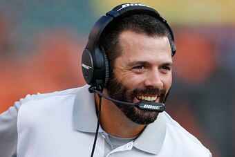 CINCINNATI, OH - AUGUST 14: Offensive assistant Kevin M. Gilbride of the New York Giants looks on during a preseason game against the Cincinnati Bengals at Paul Brown Stadium on August 14, 2015 in Cincinnati, Ohio. The Bengals defeated the Giants 23-10. (