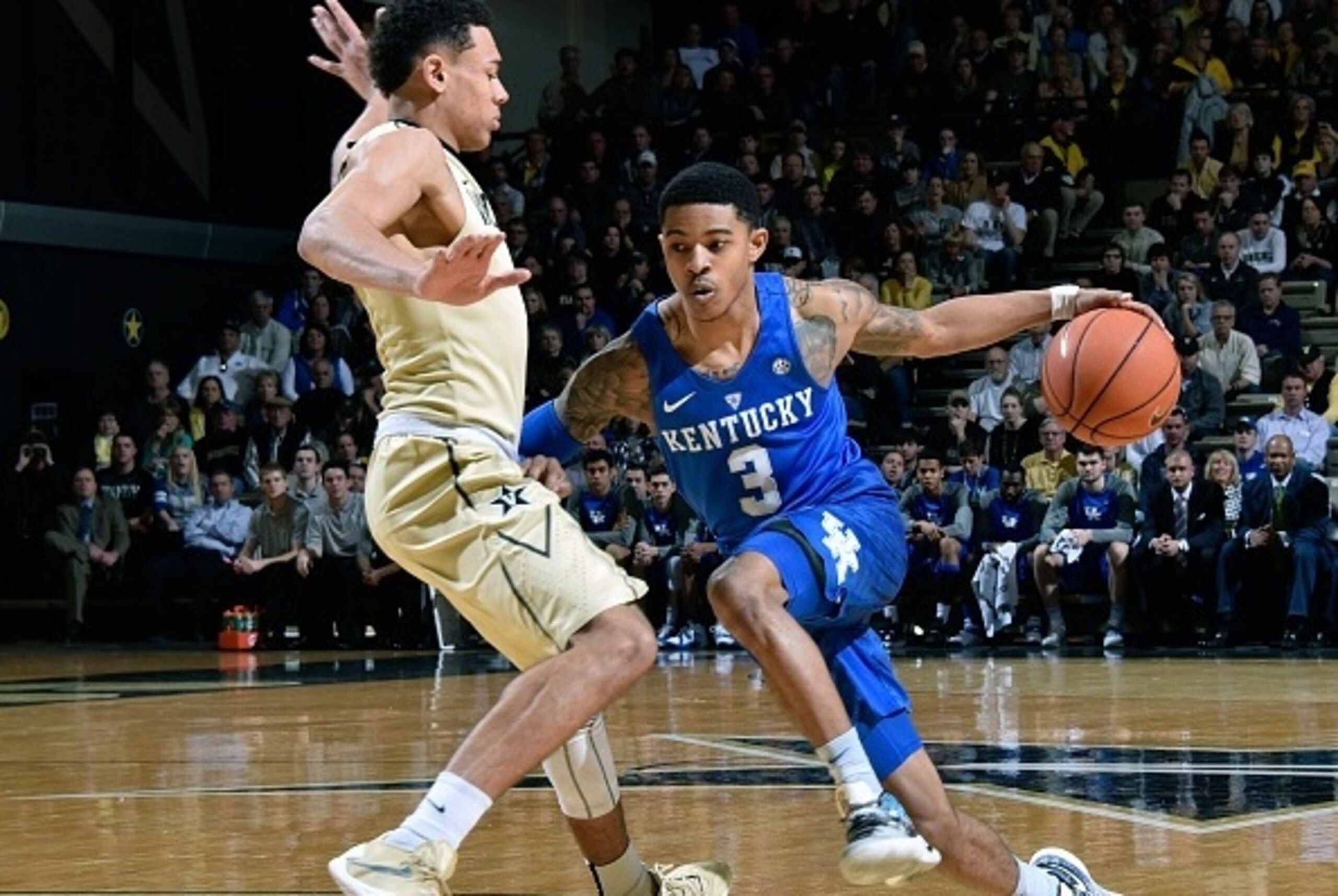 NASHVILLE, TENNESSEE - FEBRUARY 27: Tyler Ulis #3 of the Kentucky Wildcats drives against Wade Baldwin IV #4 of the Vanderbilt Commodores during the first half at Memorial Gym on February 27, 2016 in Nashville, Tennessee. (Photo by Frederick Breedon/Get NASHVILLE, TENNESSEE - FEBRUARY 27: Tyler Ulis #3 of the Kentucky Wildcats drives against Wade Baldwin IV #4 of the Vanderbilt Commodores during the first half at Memorial Gym on February 27, 2016 in Nashville, Tennessee. (Photo by Frederick Breedon/Get