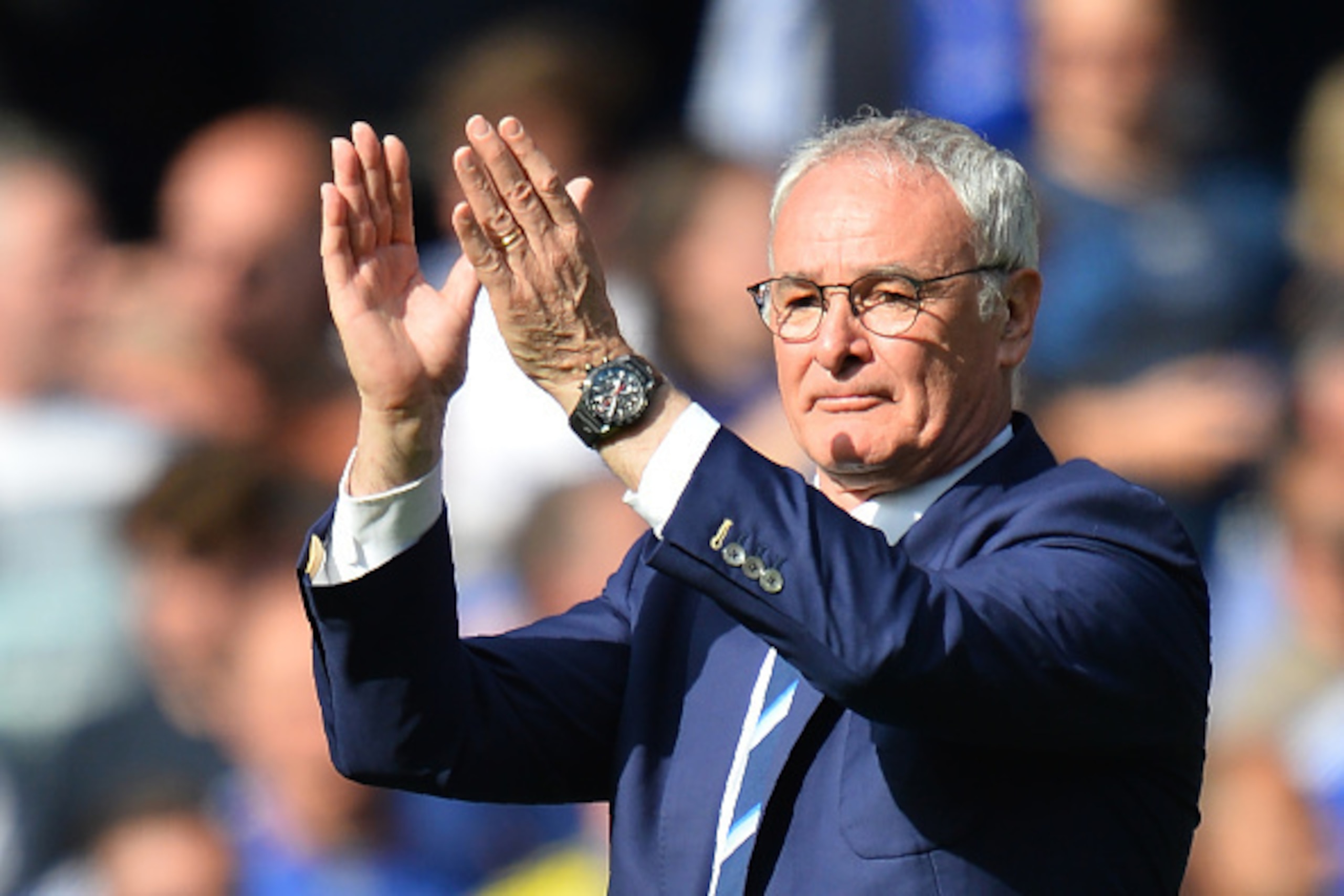 Leicester City's Italian manager Claudio Ranieri applauds after the English Premier League football match between Chelsea and Leicester City at Stamford Bridge in London on May 15, 2016. / AFP / GLYN KIRK / RESTRICTED TO EDITORIAL USE. No use with unautho