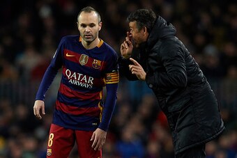 BARCELONA, SPAIN - JANUARY 06:  FC Barcelona manager Luis Enrique gives instructions to his player Andres Iniesta  during the Copa del Rey Round of 16 match between FC Barcelona and Real CD Espanyol at Camp Nou on January 6, 2016 in Barcelona, Spain.  (Ph