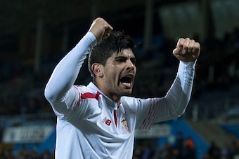 GETAFE, SPAIN - MARCH 05: Ever Banega of Sevilla FC celebrates scoring their opening goal during the La Liga match between Getafe CF and Sevilla CF at Coliseum Alfonso Perez on March 5, 2016 in Getafe, Spain.  (Photo by Gonzalo Arroyo Moreno/Getty Images)