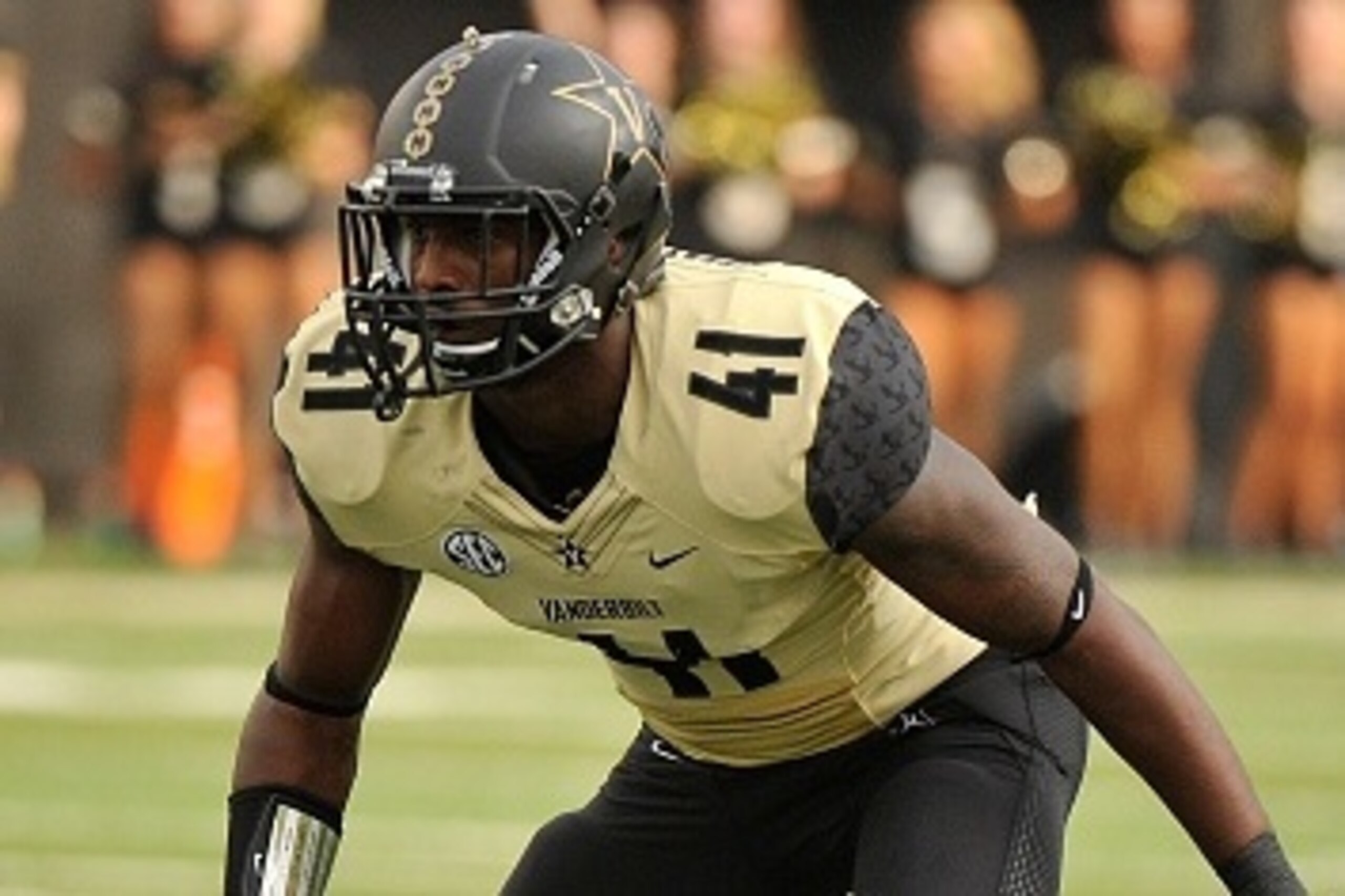NASHVILLE, TN - SEPTEMBER 19:  Zach Cunningham #41 of the Vanderbilt Commodores plays against the Austin Peay Governors at Vanderbilt Stadium on September 19, 2015 in Nashville, Tennessee.  (Photo by Frederick Breedon/Getty Images)