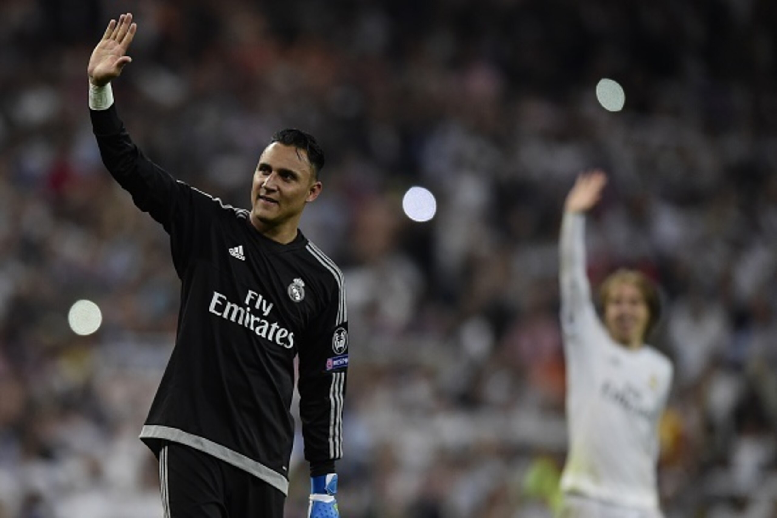 Real Madrid's Costa Rican goalkeeper Keylor Navas celebrates their victory at the end of the UEFA Champions League semi-final second leg football match Real Madrid CF vs Manchester City FC at the Santiago Bernabeu stadium in Madrid, on May 4, 2016.
Real M