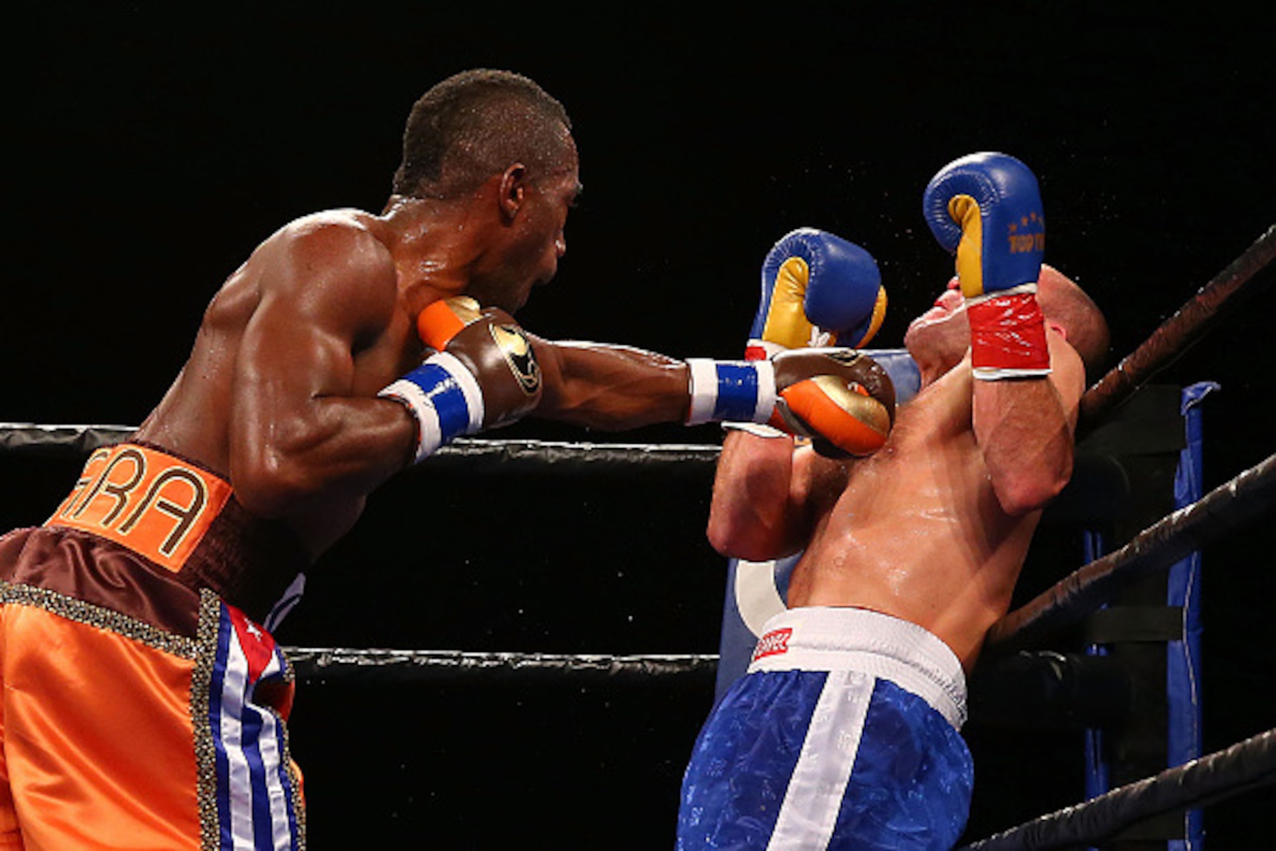 MIAMI, FL - NOVEMBER 25: Erislandy Lara punches Jan Zaveck during the PCB match at Hialeah Park & Casino on November 25, 2015 in Miami, Florida.  (Photo by Rob Foldy/Getty Images)