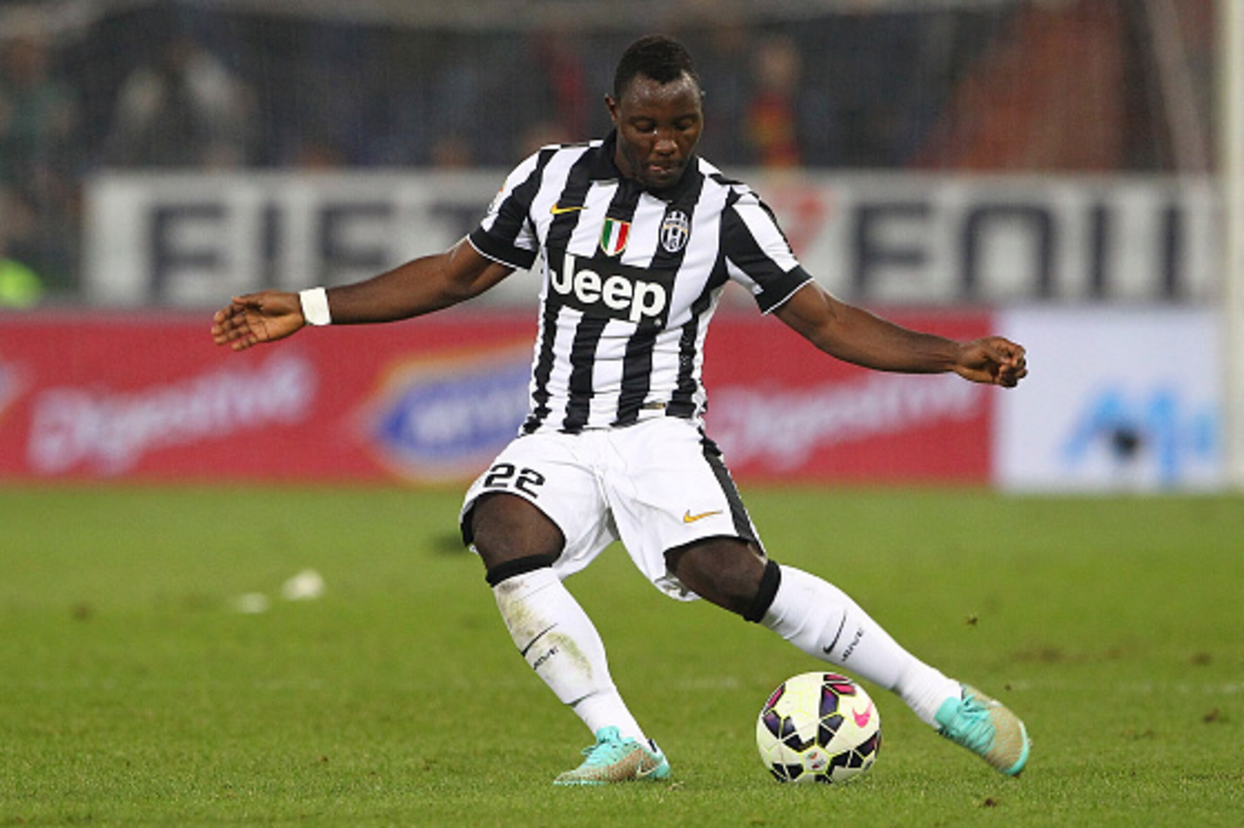 GENOA, ITALY - OCTOBER 29:  Kwadwo Asamoah of Juventus FC in action during the Serie A match between Genoa CFC and Juventus FC at Stadio Luigi Ferraris on October 29, 2014 in Genoa, Italy.  (Photo by Marco Luzzani/Getty Images)